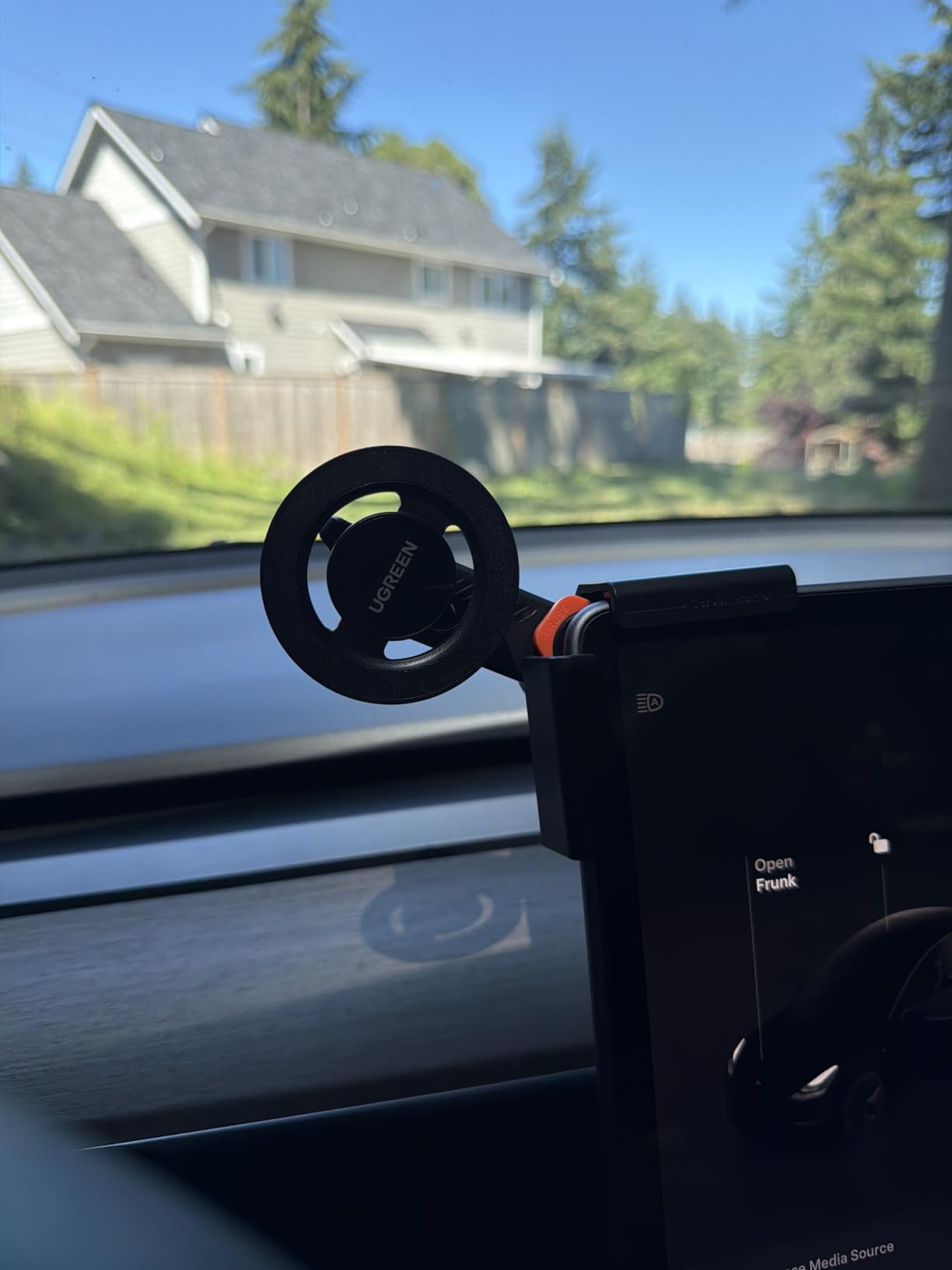 UGREEN Tesla Phone Mount with Strongest Magnet Power, Fully Adjustable View | Magsafe Car Mount for Tesla Model 3 and Y, One-Click Lock System, Compatible with iPhone 17 16 15 14 13 customer photo 1