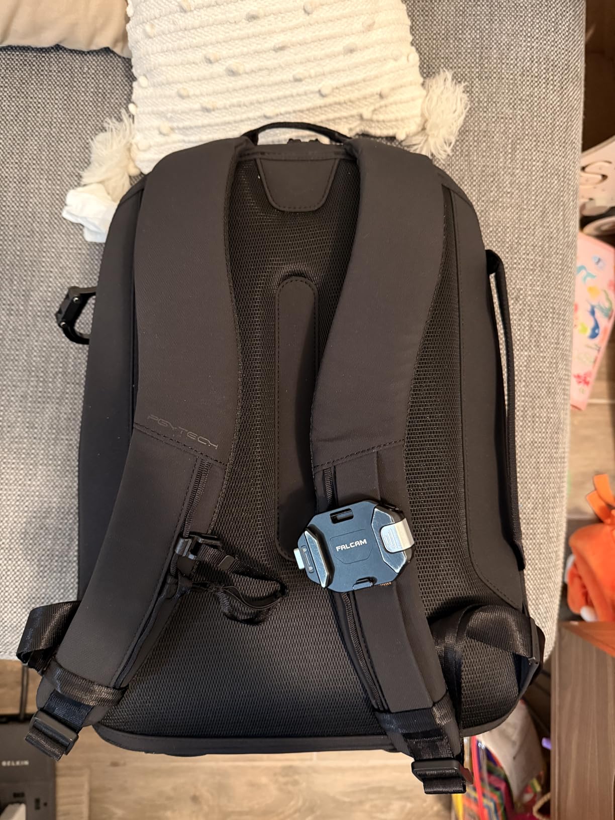 PGYTECH OneGo Lite Camera Backpack 22L Lightweight Camera Bag | Drone Backpack for Sony/Canon/Fujifilm, DSLR/Mirrorless, Urban Weekend Water-Resistant Photography Pack customer photo 2
