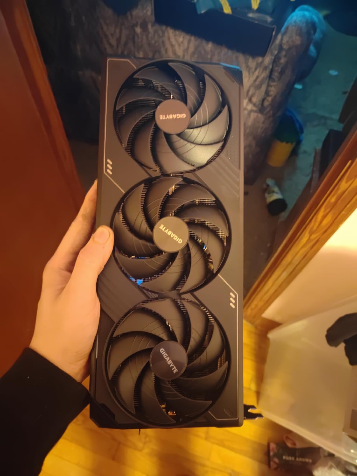 GIGABYTE GeForce RTX 5090 WINDFORCE OC 32G Graphics Card customer photo 2