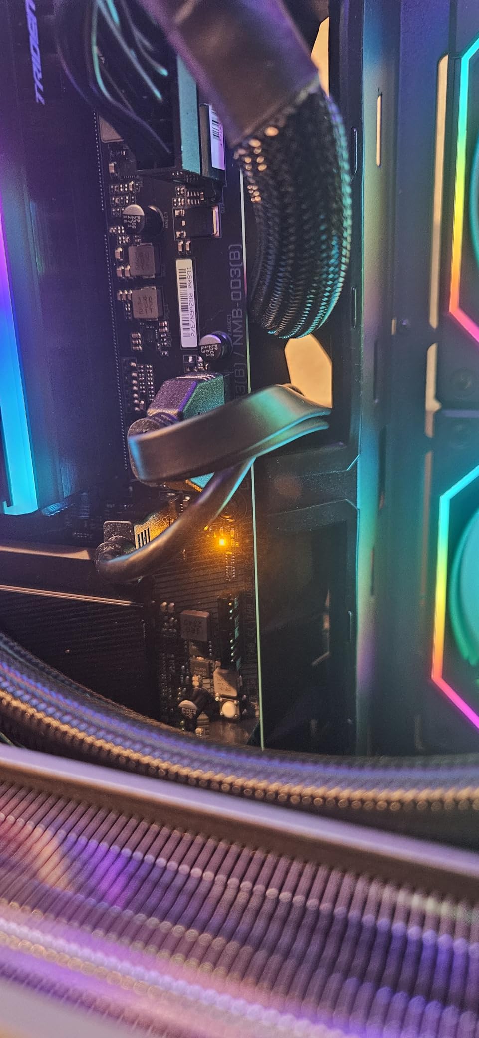 GIGABYTE GeForce RTX 5070 Ti Gaming OC 16G Graphics Card customer photo 2