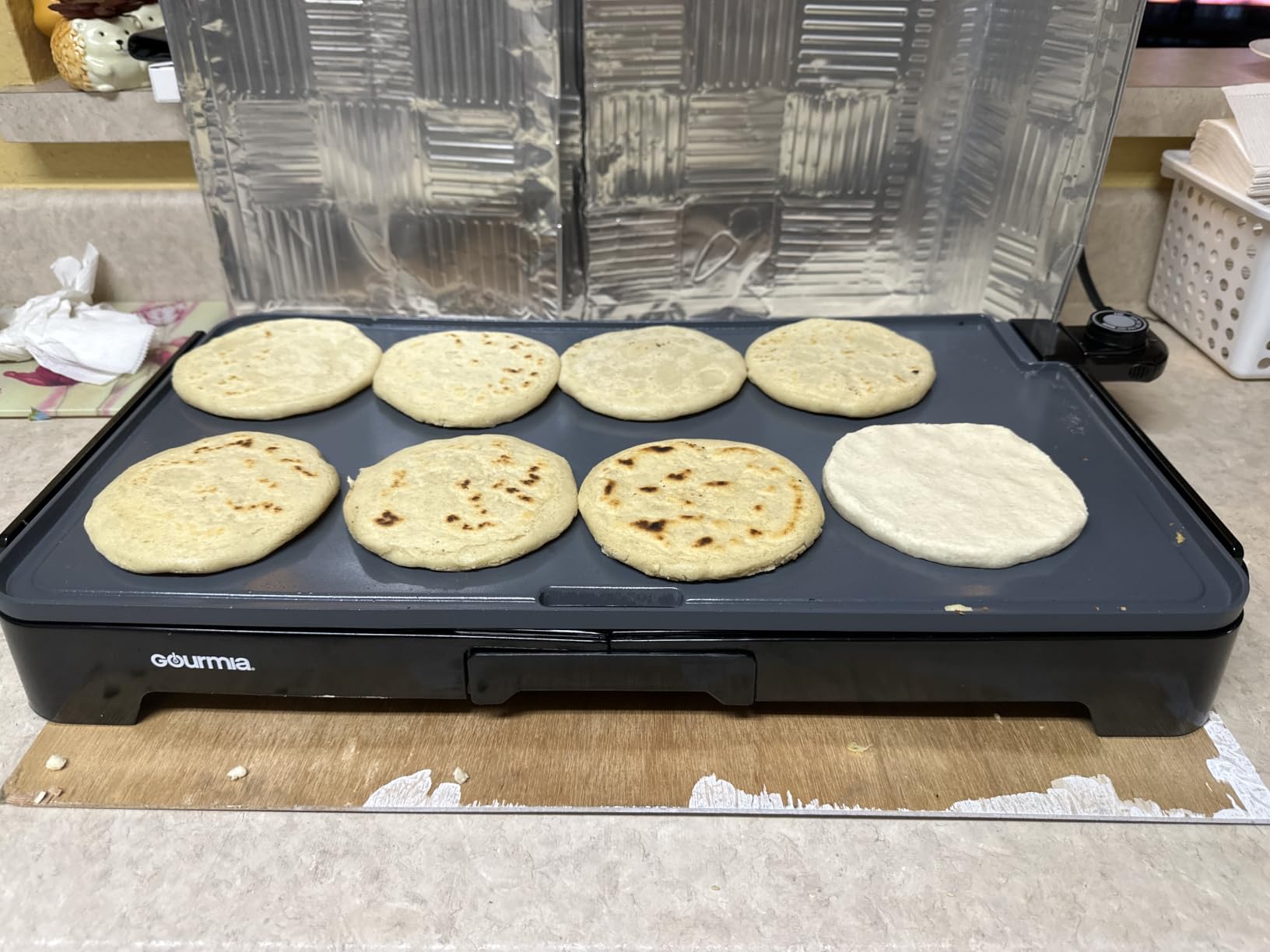 Gourmia 22 Inch XL Electric Griddle Pan - Nonstick Extra Large Flat Top Ceramic Surface, Countertop Cooker, Adjustable 200°F-400°F, Pull-Out Drip Tray, Compact Handle-Free Design customer photo 1