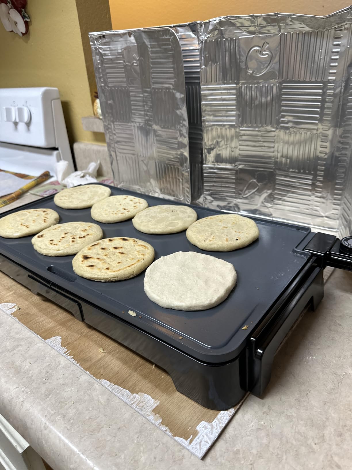 Gourmia 22 Inch XL Electric Griddle Pan - Nonstick Extra Large Flat Top Ceramic Surface, Countertop Cooker, Adjustable 200°F-400°F, Pull-Out Drip Tray, Compact Handle-Free Design customer photo 2