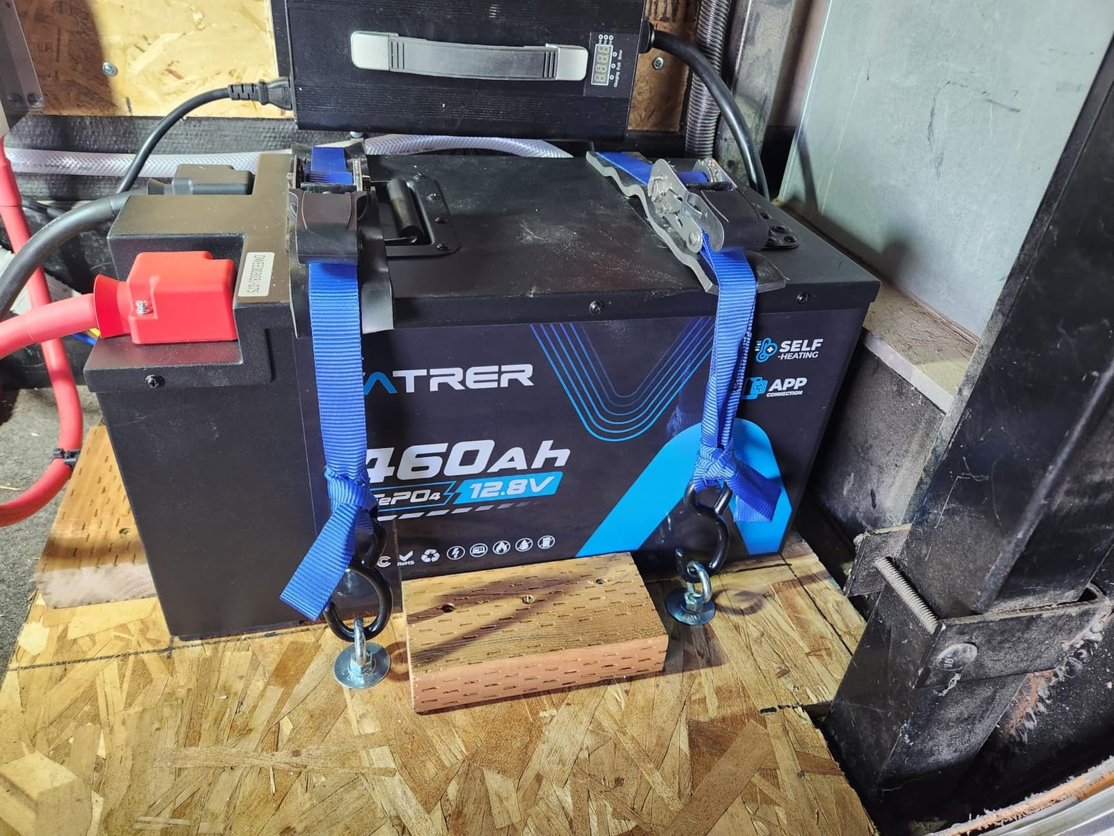 VATRER POWER 12.8V 460Ah Self-Heating LiFePO4 RV Battery, APP Monitoring | Built-in 300A BMS, Max. 3840W Load Power, 5880Wh Usable Energy, 5000+ Cycles Lithium Battery, Perfect for RV, Motorhomes customer photo 1