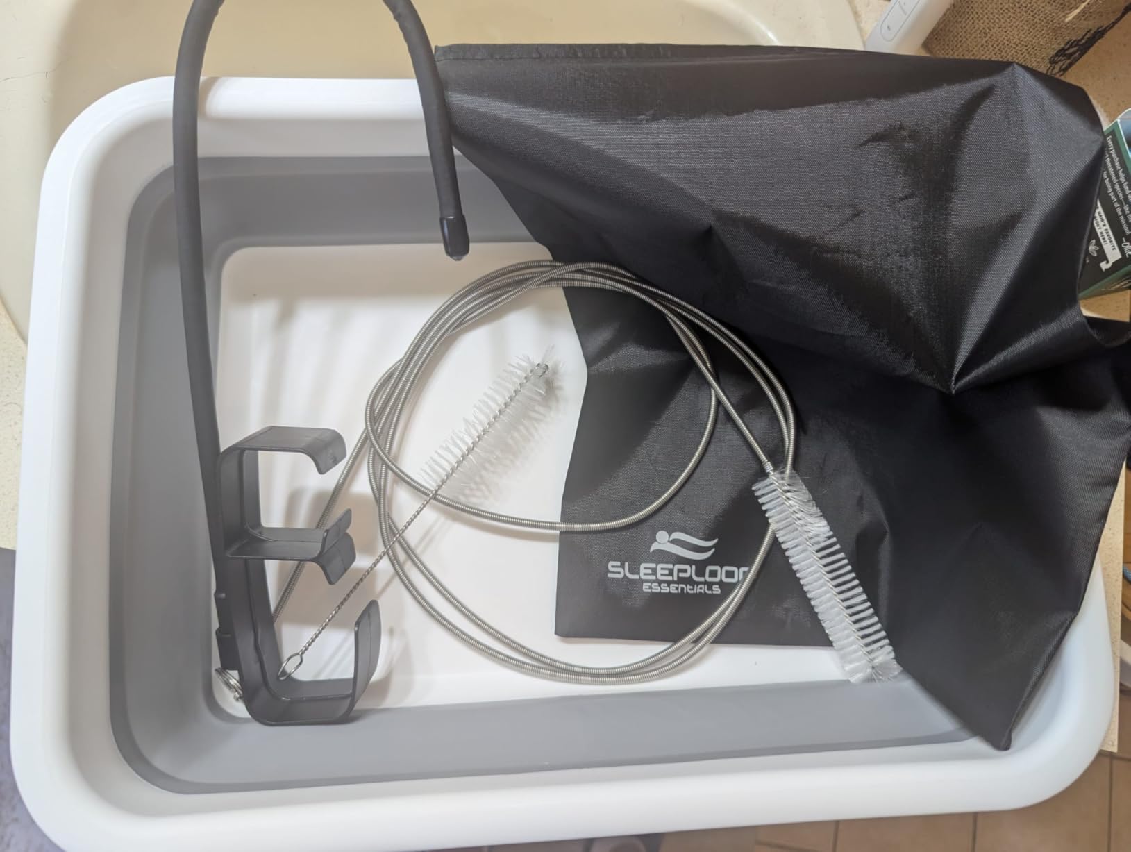 CPAP Cleaning Kit for Hose and Mask, CPAP Hose Cleaning Brush, Collapsible Wash Basin, Storage Bag, Compatible with Standard and Slimline CPAP Tubing (Basin + Brush Kit) customer photo 1
