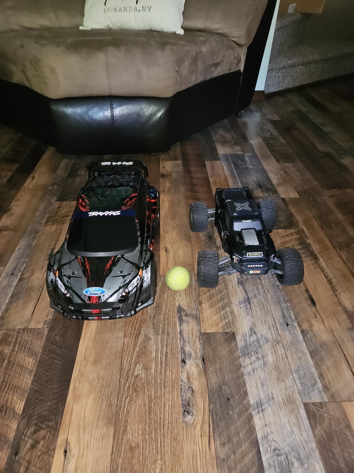 RIAARIO 1/10 Brushless RC Cars, 50+ MPH, 4WD Trucks, Carbon Fiber, Ages 8+ | 60A ESC Monster Trucks, 3650 2650KV Brushless Motor, 3S LiPo, Gyro, CNC Central Differential, 11KG Metal Servo with 7075 Gear customer photo 2