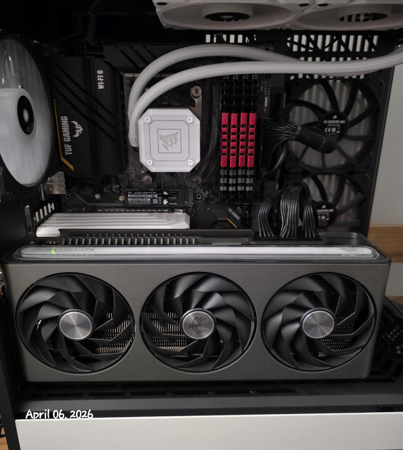GIGABYTE B550 Eagle WIFI6 AMD AM4 ATX Motherboard, Supports Ryzen 5000/4000/3000 Processors, DDR4, 10+3 Power Phase, 2X M.2, PCIe 4.0, USB-C, WIFI6, GbE LAN, PCIe EZ-Latch, EZ-Latch, RGB Fusion customer photo 1