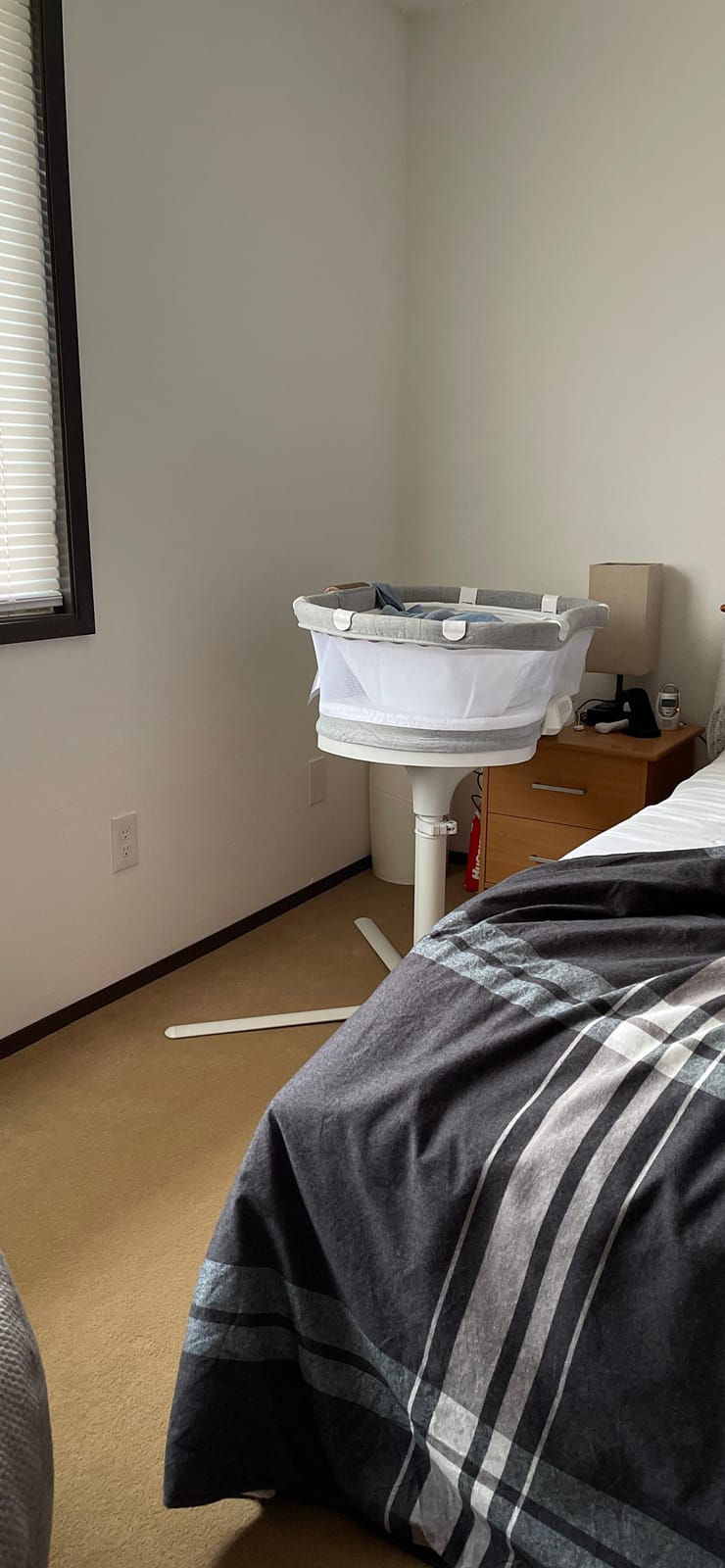 HALO BassiNest Connected Swivel Sleeper 3.0 Smart Bassinet | AutoSoothe, 360° Swivel, Cry Detection, Rocking, Vibration & Soothing Sounds, Easy Lowering Wall for Postpartum Recovery customer photo 1