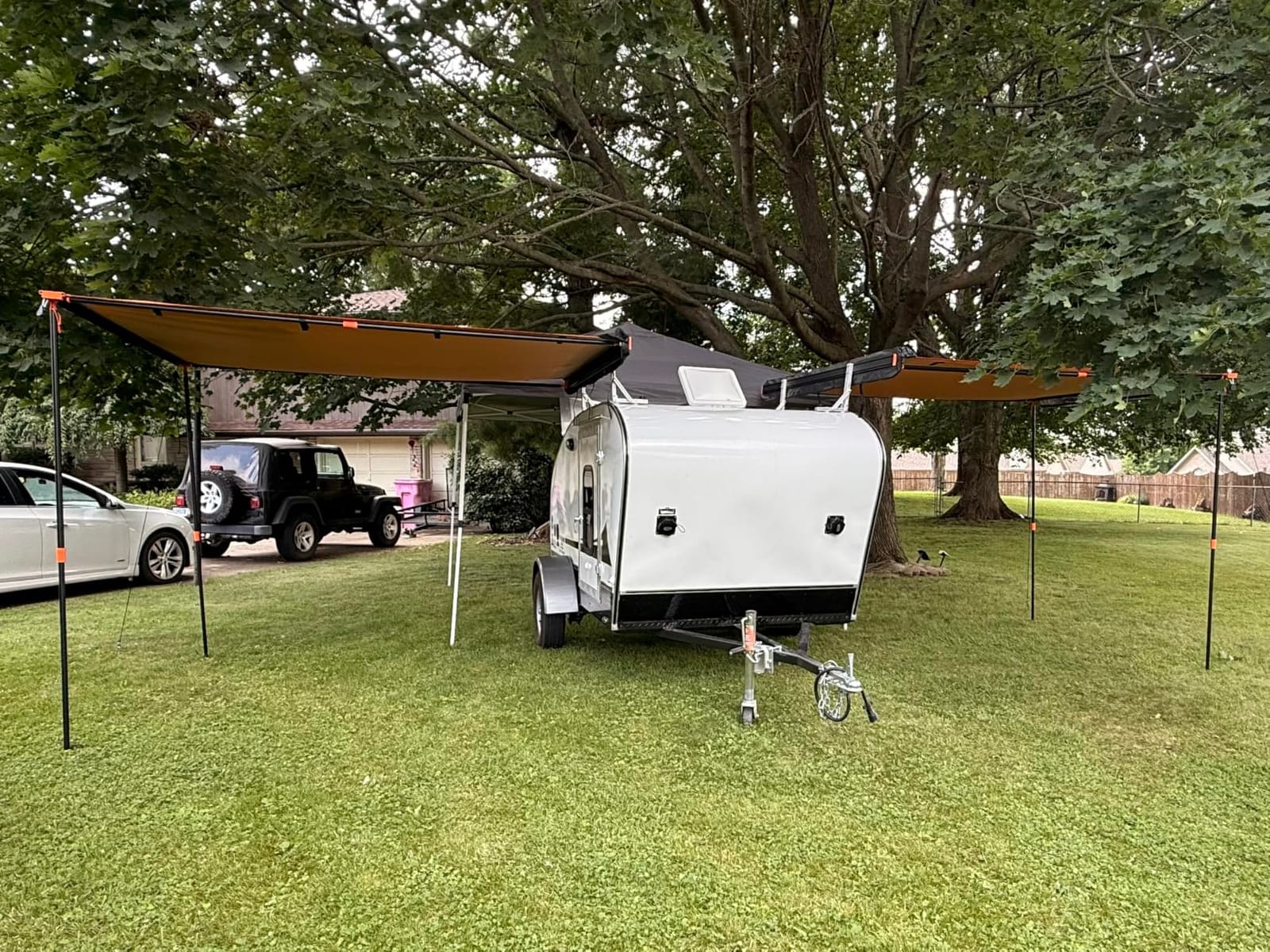 ALL-TOP Awning Room with Floor 6.6' x 8.2' Rip-Stop 210D Oxford Awning Tent with Bug-Resistance Mesh, Waterproof Sun Shelter for Overland, Camping (Black Coating, Room Only) customer photo 1