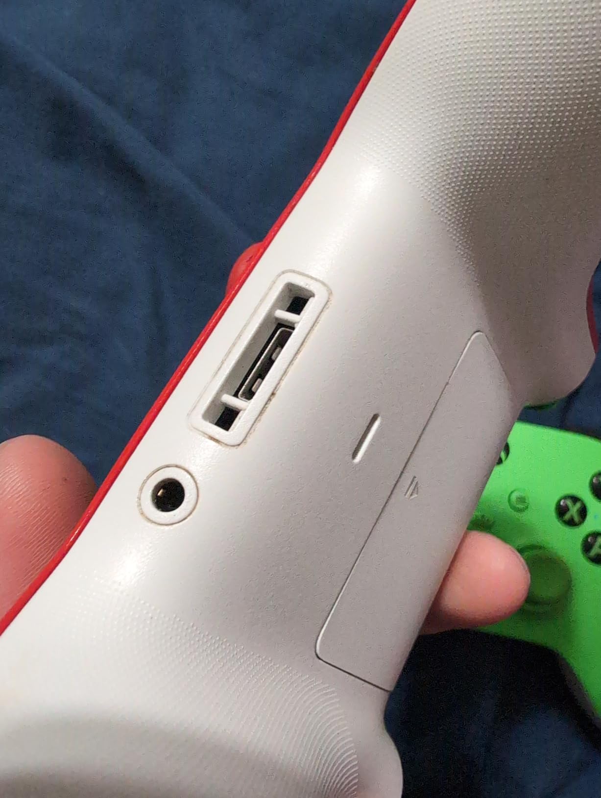 XBOX Wireless Gaming Controller | Pulse Red | Consoles, PCs, TVs, mobile, and more | Textured Grip | Wireless, Bluetooth, USB-C Connectivity customer photo 2
