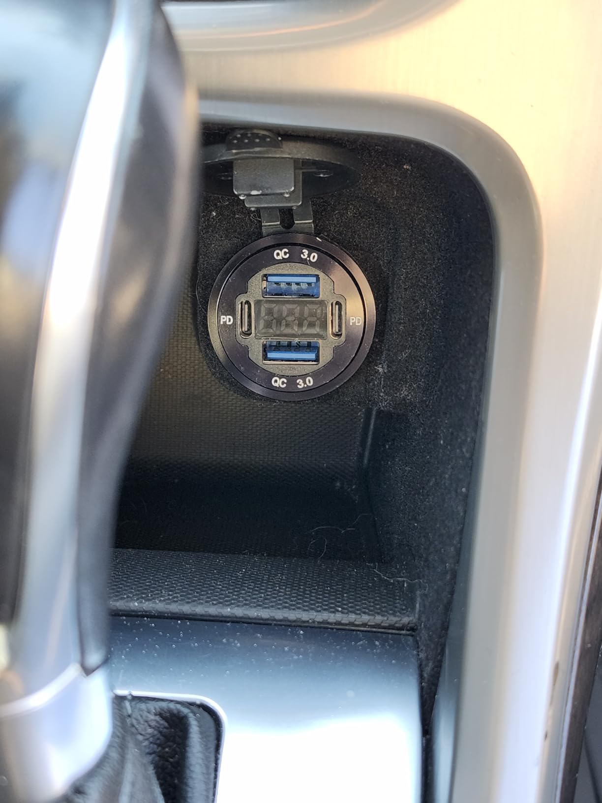 1 Pack 12V USB Outlet, Waterproof Marine USB Port with Voltmeter - Dual PD & QC 78W Fast Charging, 4 Ports, Aluminum Alloy, IP67, 12-24V customer photo 1