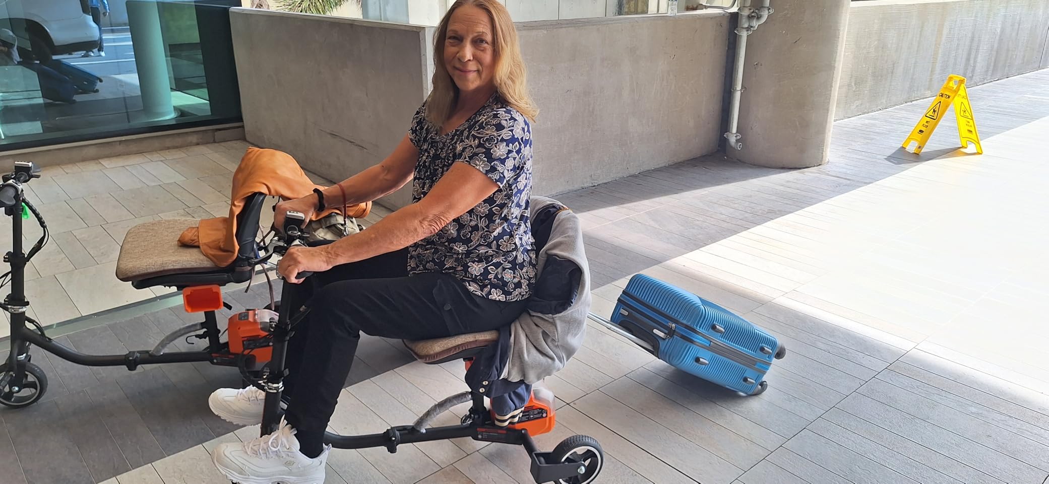 SuperHandy Foldable Mobility Scooter for Adults, 3 Wheel, One Battery | 3-wheel Passport scooter offers a 13-mile range and swappable 48V 2Ah battery for travel and daily mobility customer photo 2