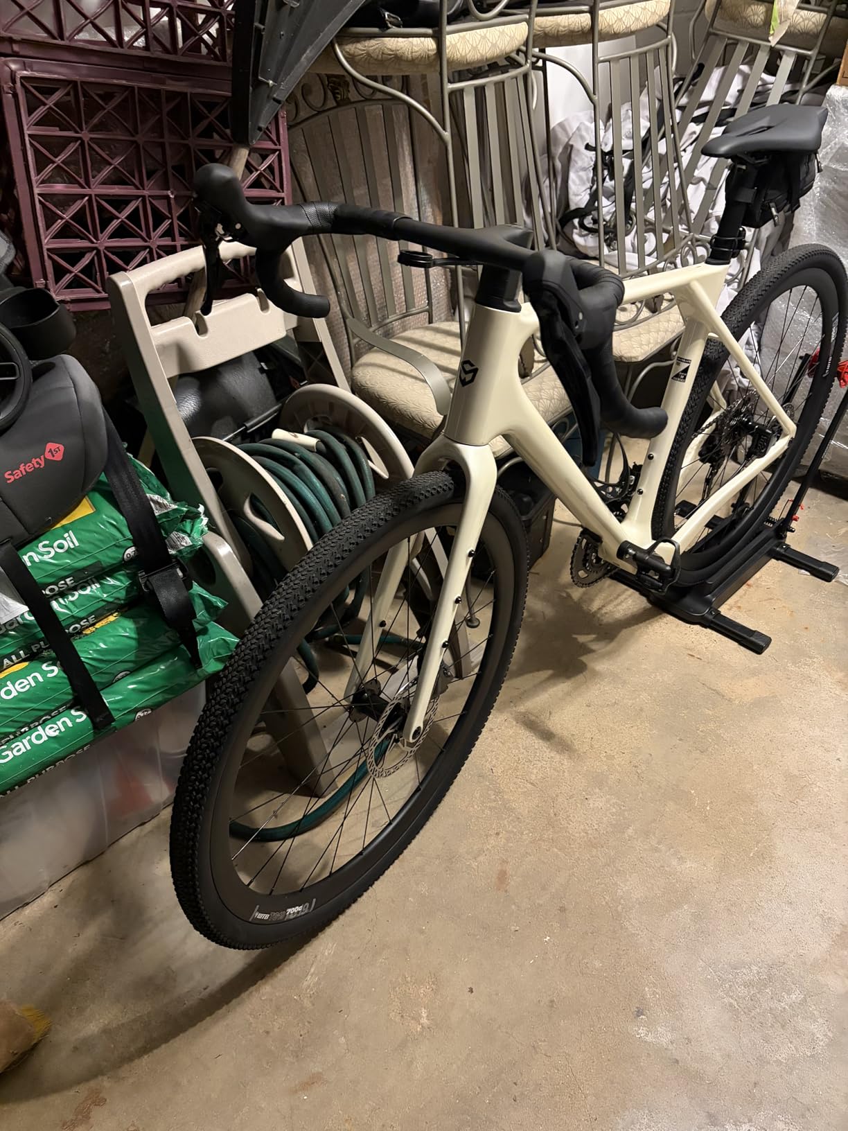 SAVADECK Carbon Gravel Bike - T800 Carbon Frame & Fork, Shimano GRX400 20-Speed Groupset, Hydraulic Disc Brakes, 700C x 40mm Tires - Lightweight Design for Road & Off-Road Adventures customer photo 2
