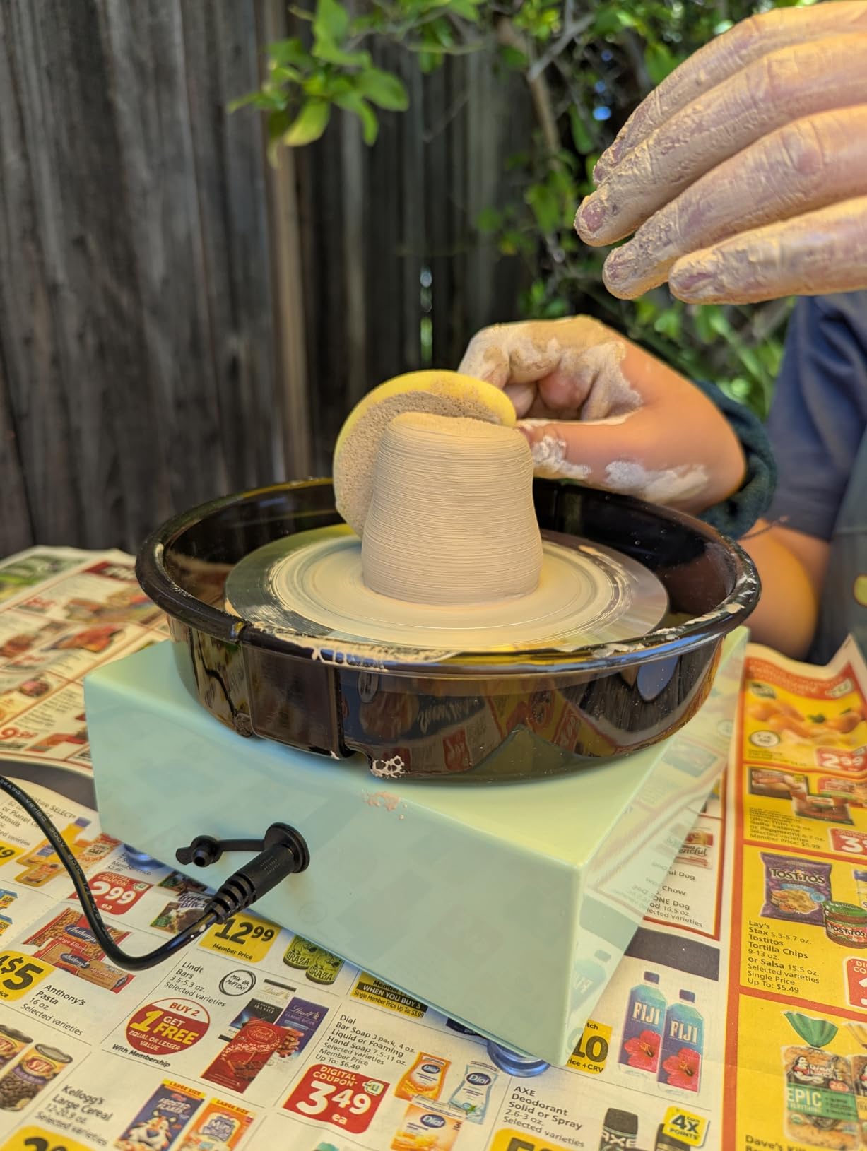 Alldeer 11 inch Pottery Wheel for Adults, Professional Pottery Kit | 350W Electric Clay Wheel with Detachable Basin, 300RPM Foot Pedal Control, 19PCS Pottey Tools, for Beginners Starts Kids customer photo 1
