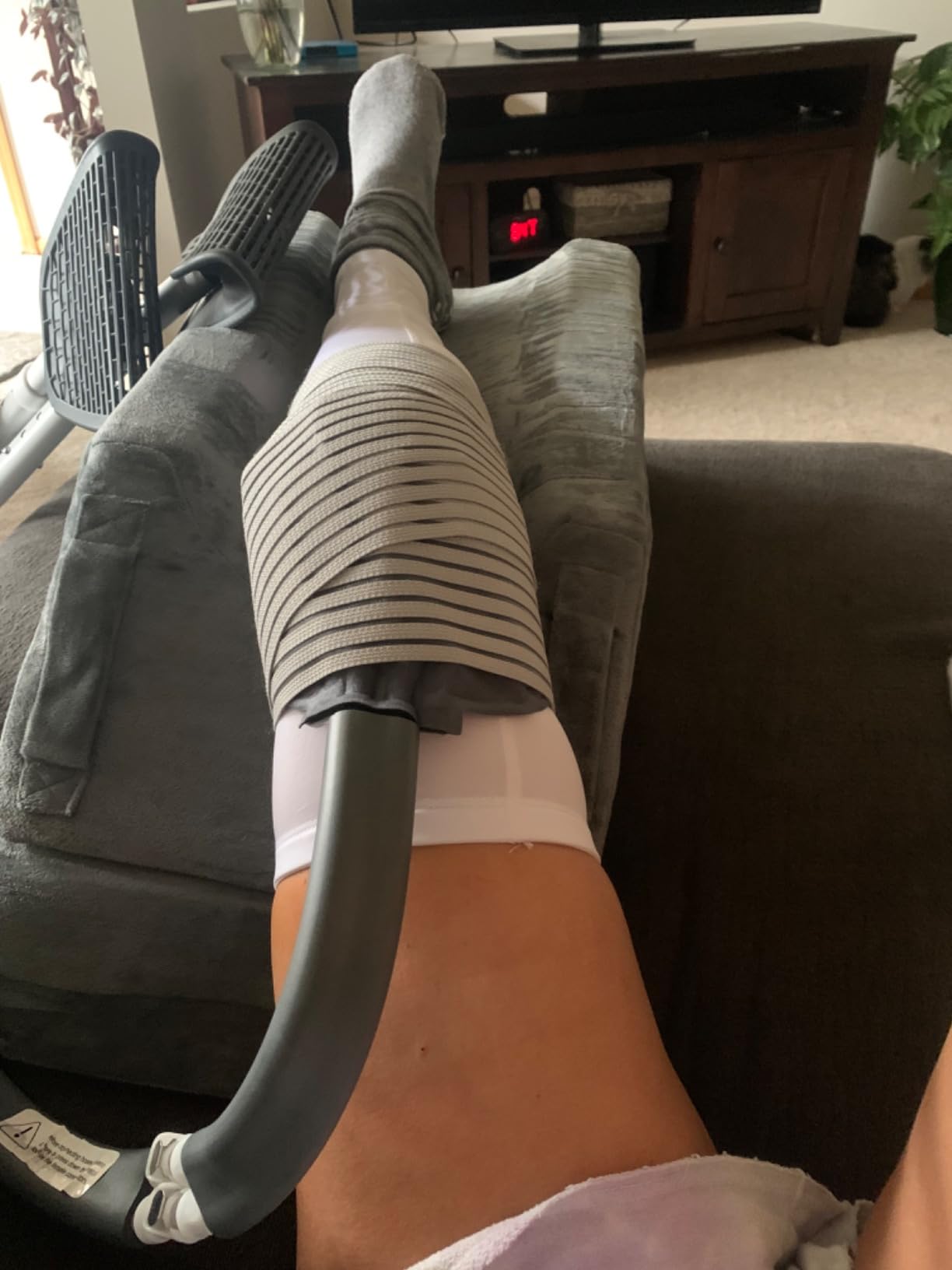 NEHOO Cold Therapy Ice Machine with Extra Large Knee/Hip Pad, Pain Relief for Post-Surgery Recovery, Programmable Compression Cryotherapy, Continuous Ice Circulation for Faster Swelling Reduction customer photo 1