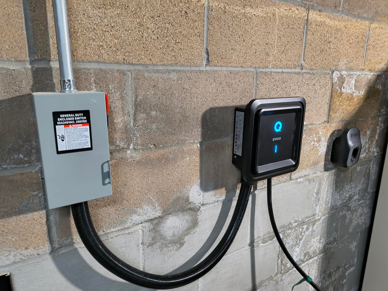 EVIQO Level 2 EV Charger NACS 40A NEMA 14-50 - 240V Wall Charging Station, up to 40 mph, 25ft Cable, WiFi Smart App, Weatherproof Indoor/Outdoor (IP66, NEMA 4), UL & ETL Certified customer photo 1