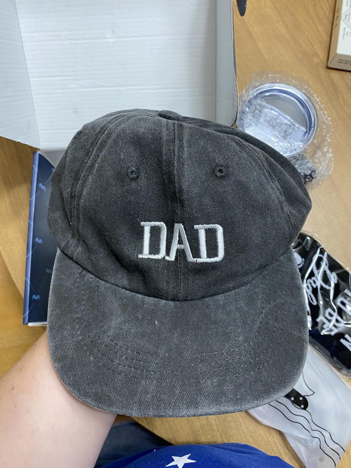 2026 New Dad Gifts Box, 9 Pcs First Time Dad Gifts, Dad to Be Gifts with Tumbler Hat Onesie Socks Keychain customer photo 1