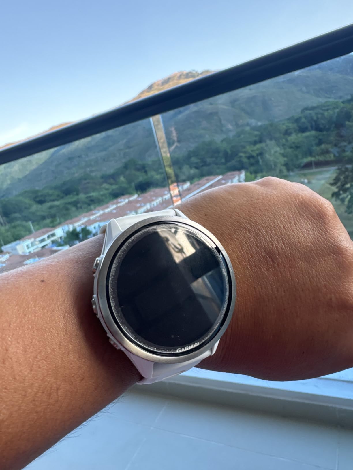 Forerunner® 970, 47mm, Carbon Gray DLC Titanium, Black/Whitestone | Premium GPS Running & Triathlong Smartwatch, AMOLED Display, Built-In Flashlight, Enhanced Navigation customer photo 1