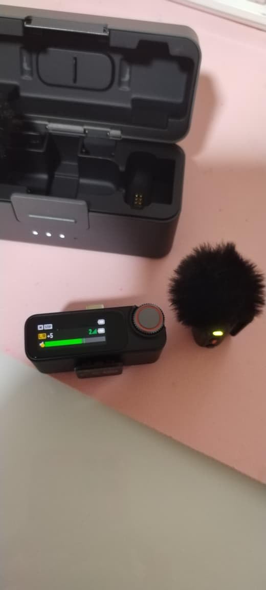 DJI Mic 3 (2 TX + 1 RX + Charging Case), Wireless Microphone | Mini Mic for iPhone/Camera/Android, Ultralight, Adaptive Gain Control, Dual Band Anti-Interference, 28h Use, Vlog customer photo 2