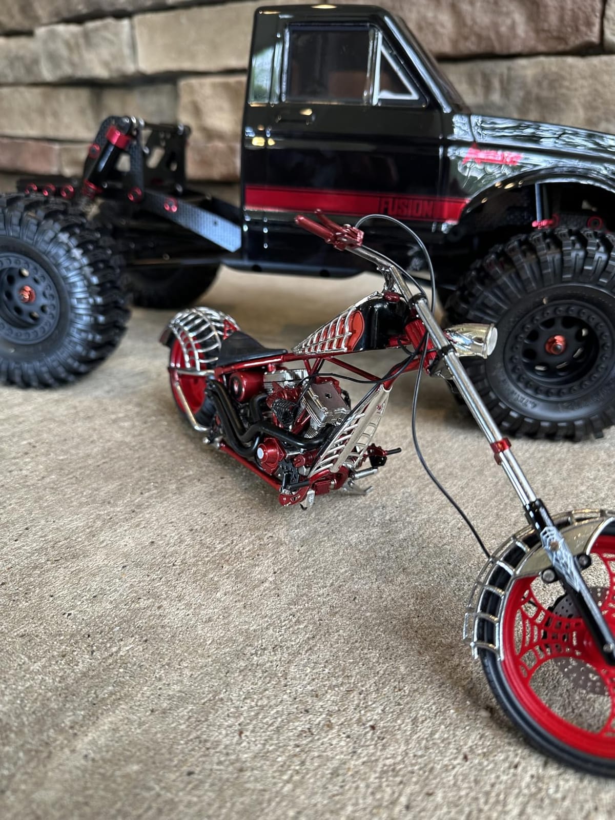 Redcat Ascent Fusion 1:10 Scale RC Rock Crawler, Brushless Motor, 4WD, Carbon Fiber Frame, Black customer photo 1