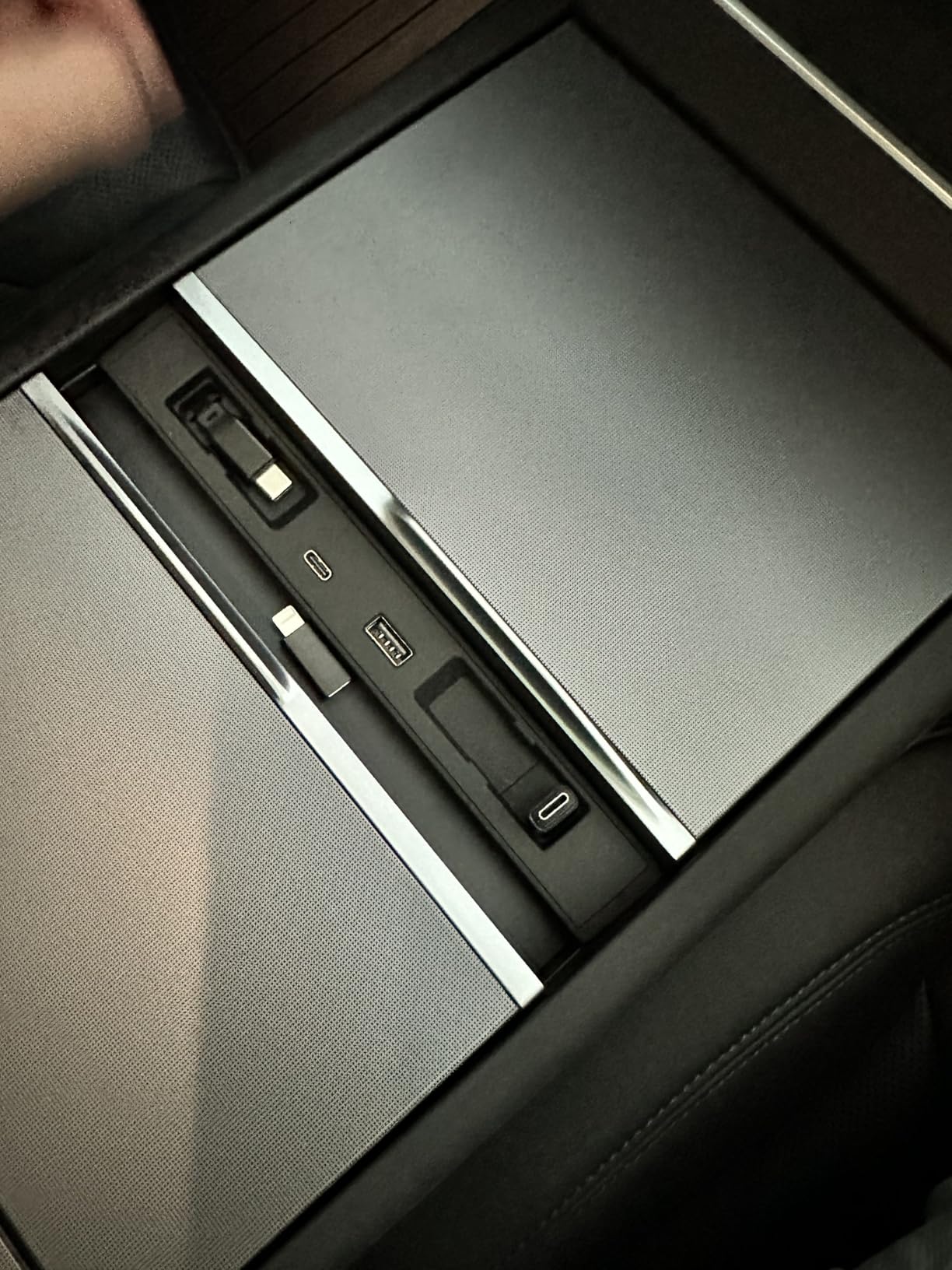 USB Hub for Tesla Model Y Juniper 3 Highland Y L with Dual Type-C | Fits Model Y Juniper 2025 2026 Model 3 Highland 2024-2026 Y L, 117W 4-in-1 Center Console Docking Station with Sunken Design customer photo 2