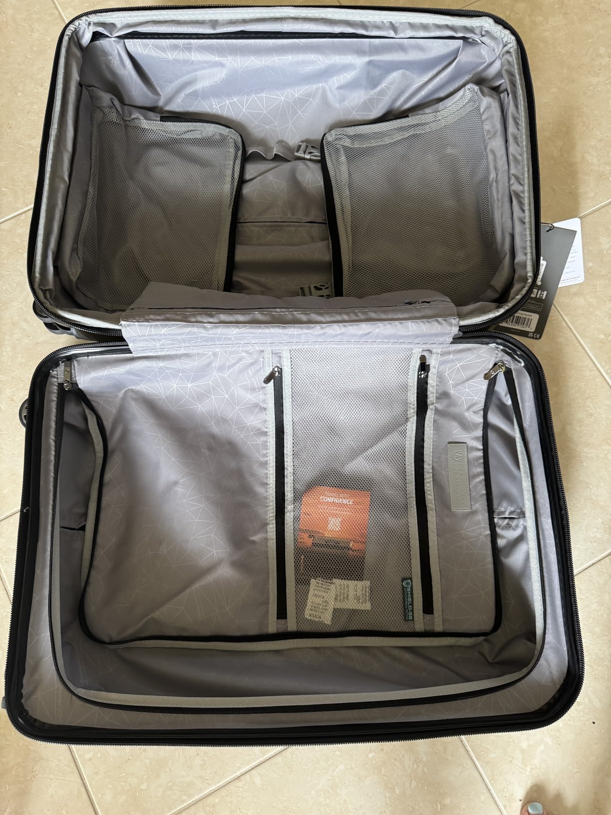 Traveler's Choice Pagosa Hardshell Expandable Luggage with Spinner Wheels, Black, 30-Inch Large customer photo 1