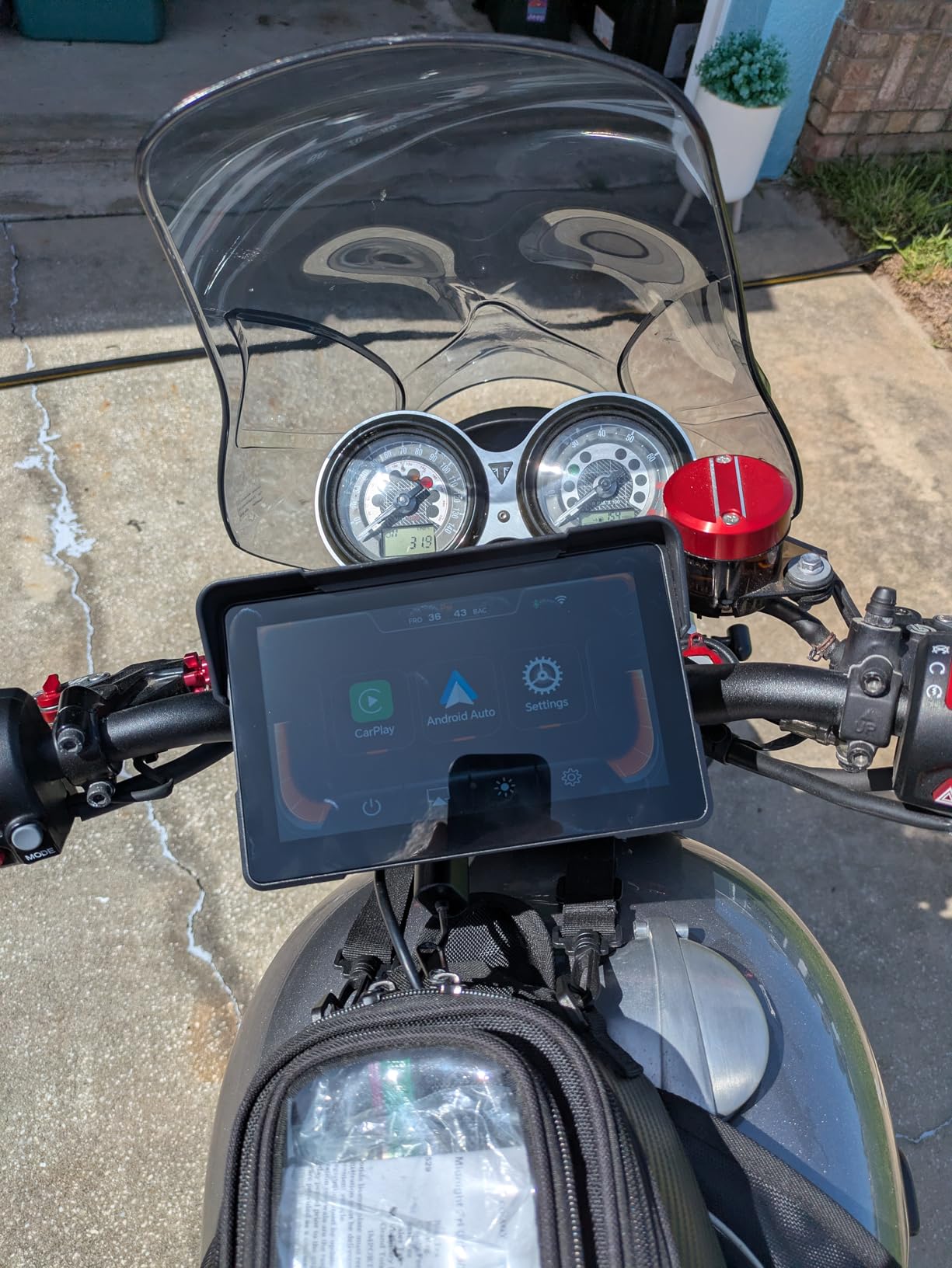 Wireless Motorcycle Apple Carplay, 7 Inch Portable Motor GPS Navigation with Apple Carplay & Android Auto, Siri & Google Assistant, Anti-Glare/Bluetooth 5.2/ Voice Control/ IP69K Waterproof Touchscreen customer photo 2