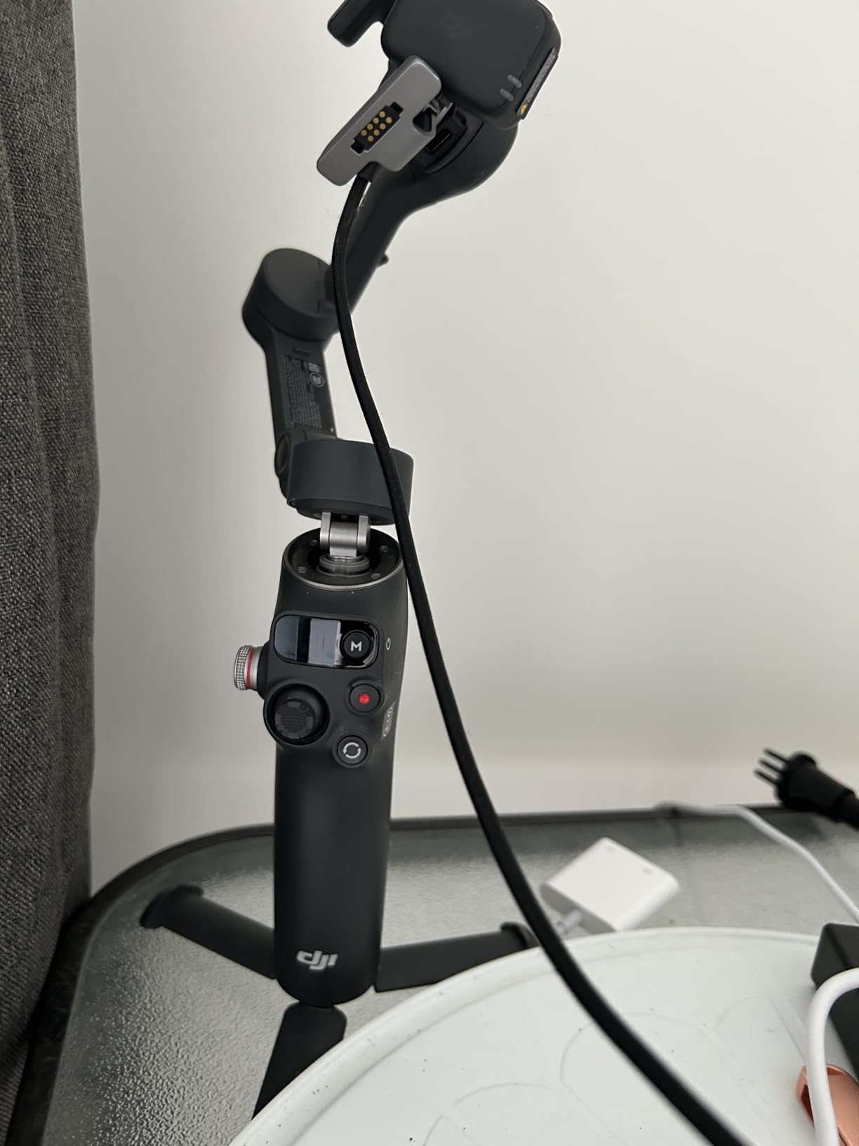 DJI Osmo Mobile 8 Gimbal Stabilizer for Phone, 3-Axis Stabilization | AI Native Tracking with Audio & Lighting, 360 Degree Pan Rotation, Built-in Extension Rod & Tripod, 10h Battery, Extension Rod customer photo 2