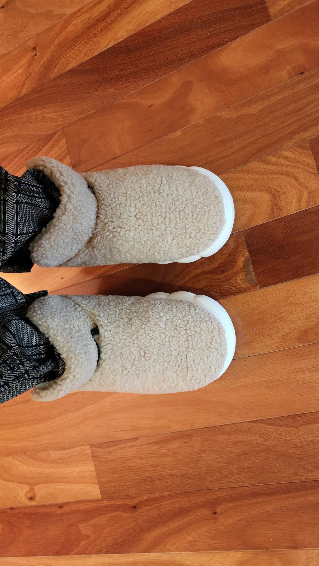 Lilia Heated Slippers for Women, Electric Heated Boots Rechargeable, Heating Shoes for Women with Portable Charger Power Bank for Indoor with 5V Battery Electric Heating Slippers customer photo 2