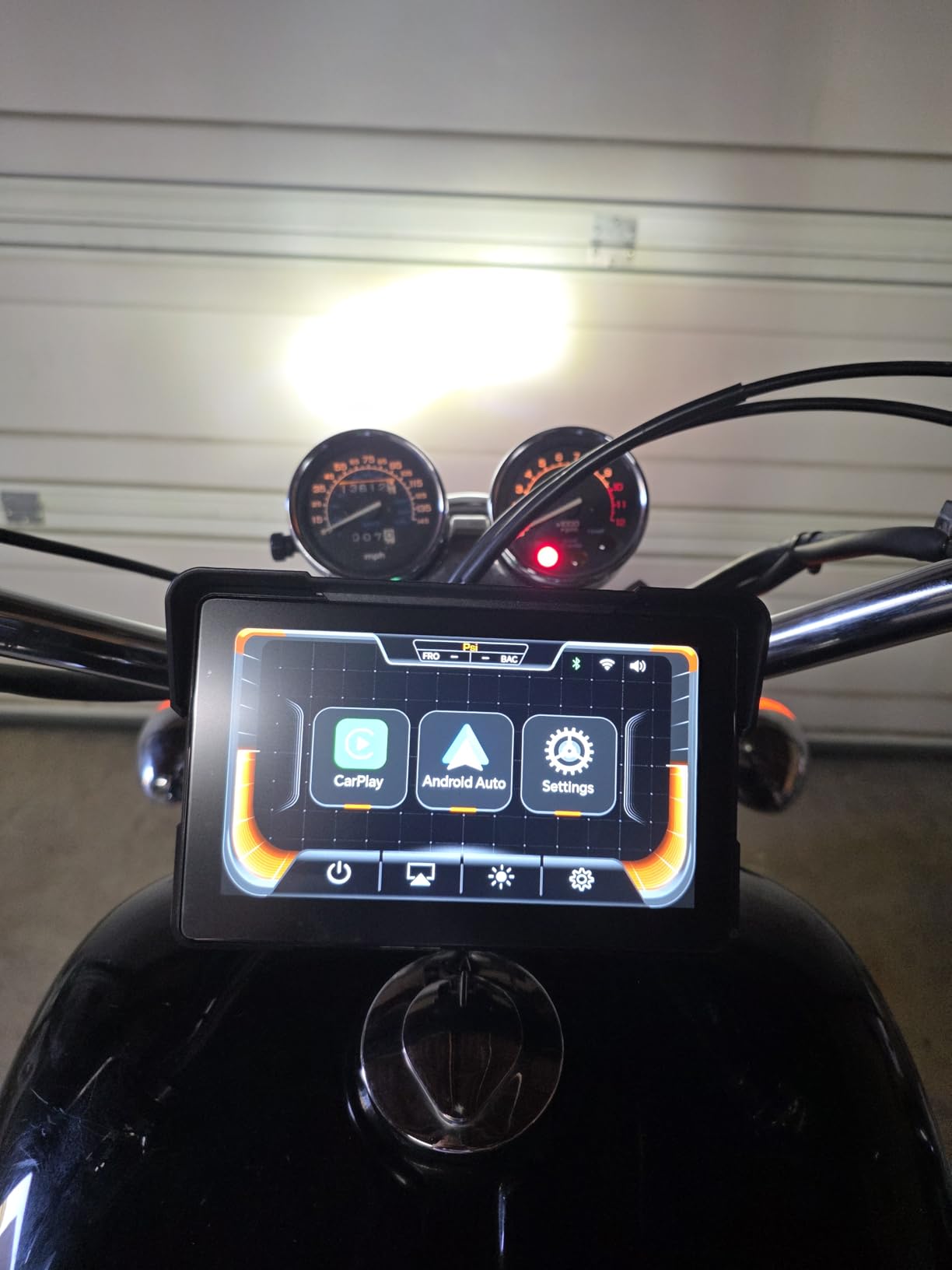 2026 YZW GPS Carplay 5 inch for Motorcycle with Wireless CarPlay & Android Auto, IP69K Waterproof Touch Screen, GPS Navigation, Supports Bluetooth, Siri/Google Voice Control, Custom Boot Logo, Bracket customer photo 1
