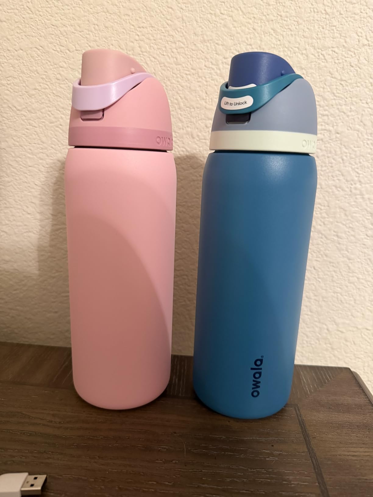 Owala FreeSip Stainless Steel Water Bottle 24 oz Off Road customer photo 2