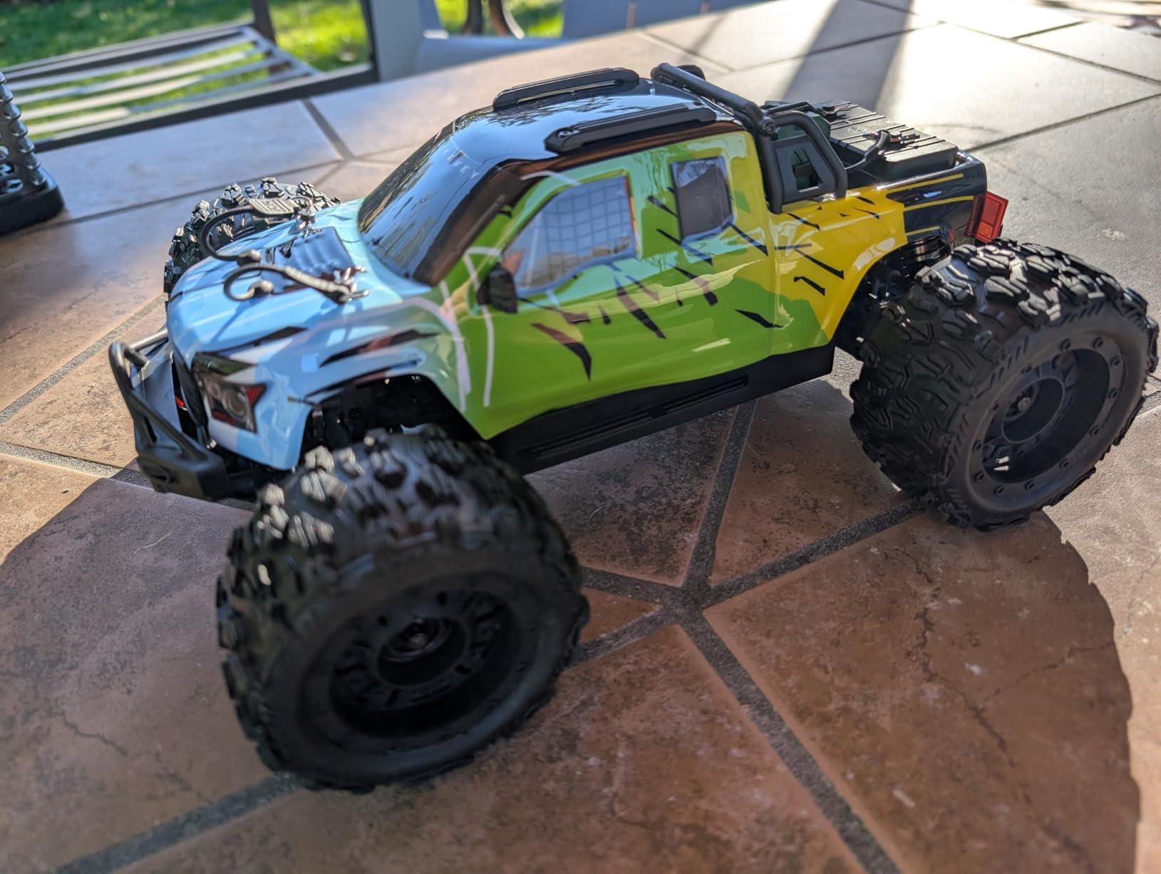MT09 1/9 4WD Brushless RC Monster Truck, Remote Control Car for Fast Adult customer photo 2