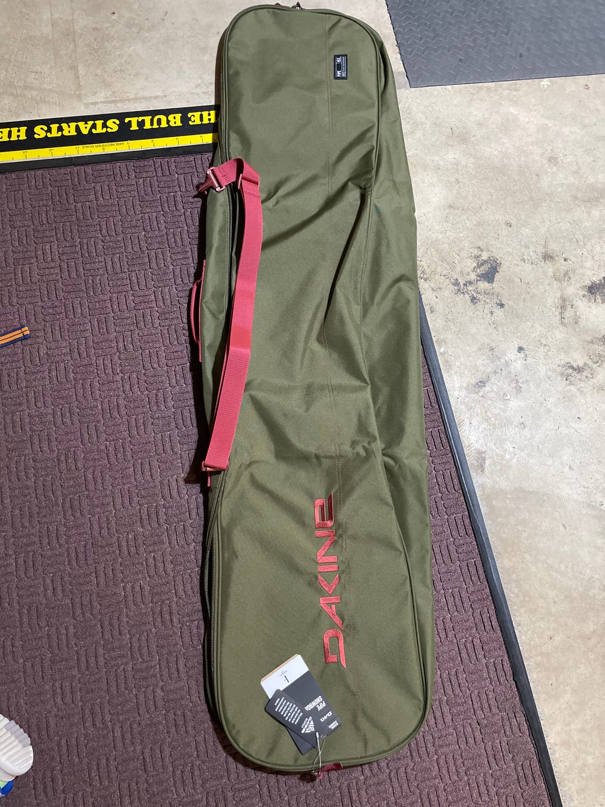 Dakine Pipe Snowboard Bag, Lightweight Board Travel Bag customer photo 1