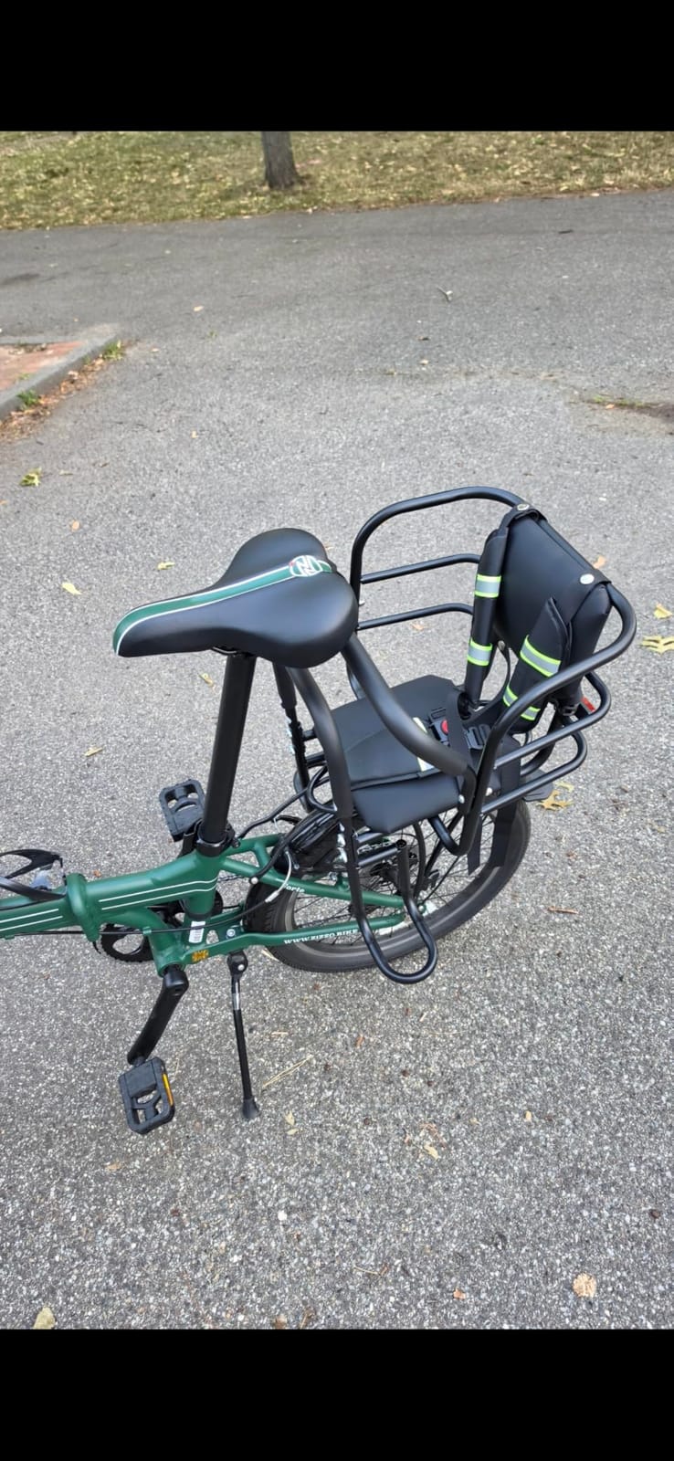 Upgraded Rear Child Bike Seat, Back Mount Kid's Bike Seat with Foot Pedals Back Rest Handrail, Designed for Children Aged 18 Month to 8 Years Old, Easy Installation customer photo 1