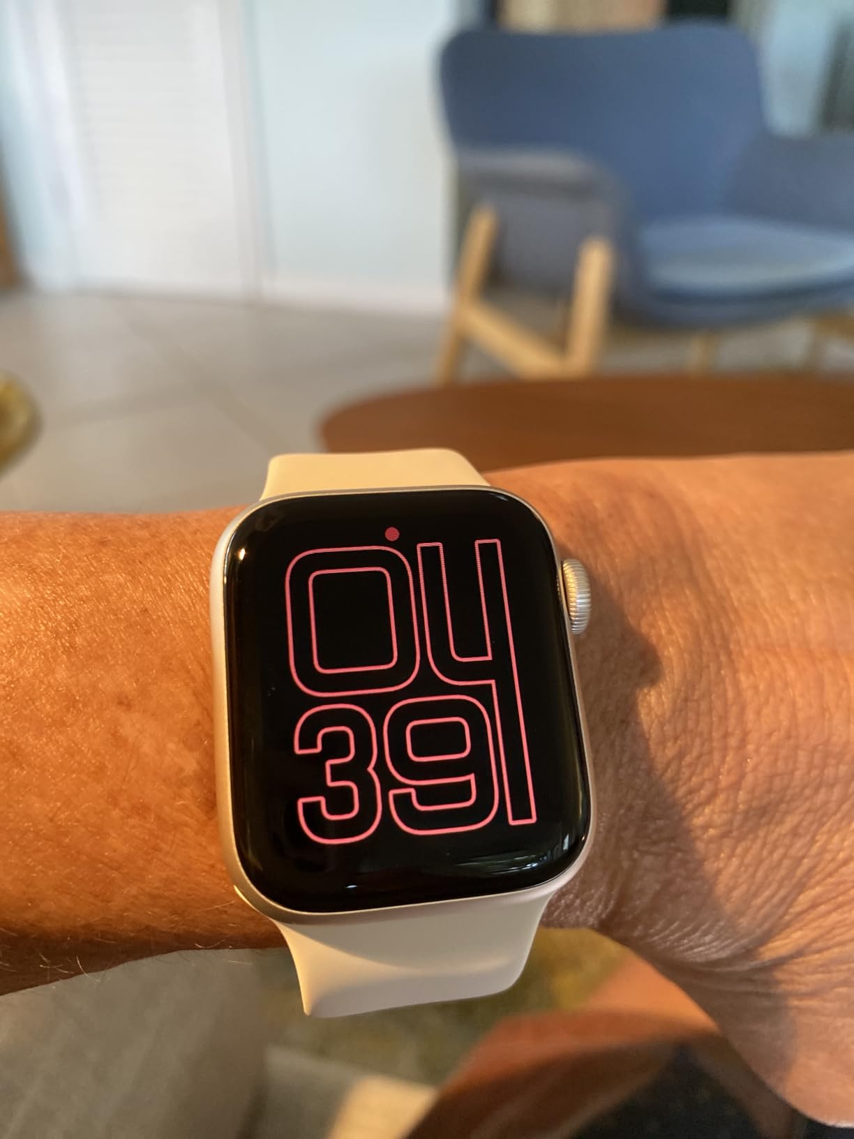 Apple Watch SE 3 [GPS 40mm] Smartwatch with Starlight Aluminum Case with Starlight Sport Band - S/M. Fitness and Sleep Trackers, Heart Rate Monitor, Always-On Display, Water Resistant customer photo 2
