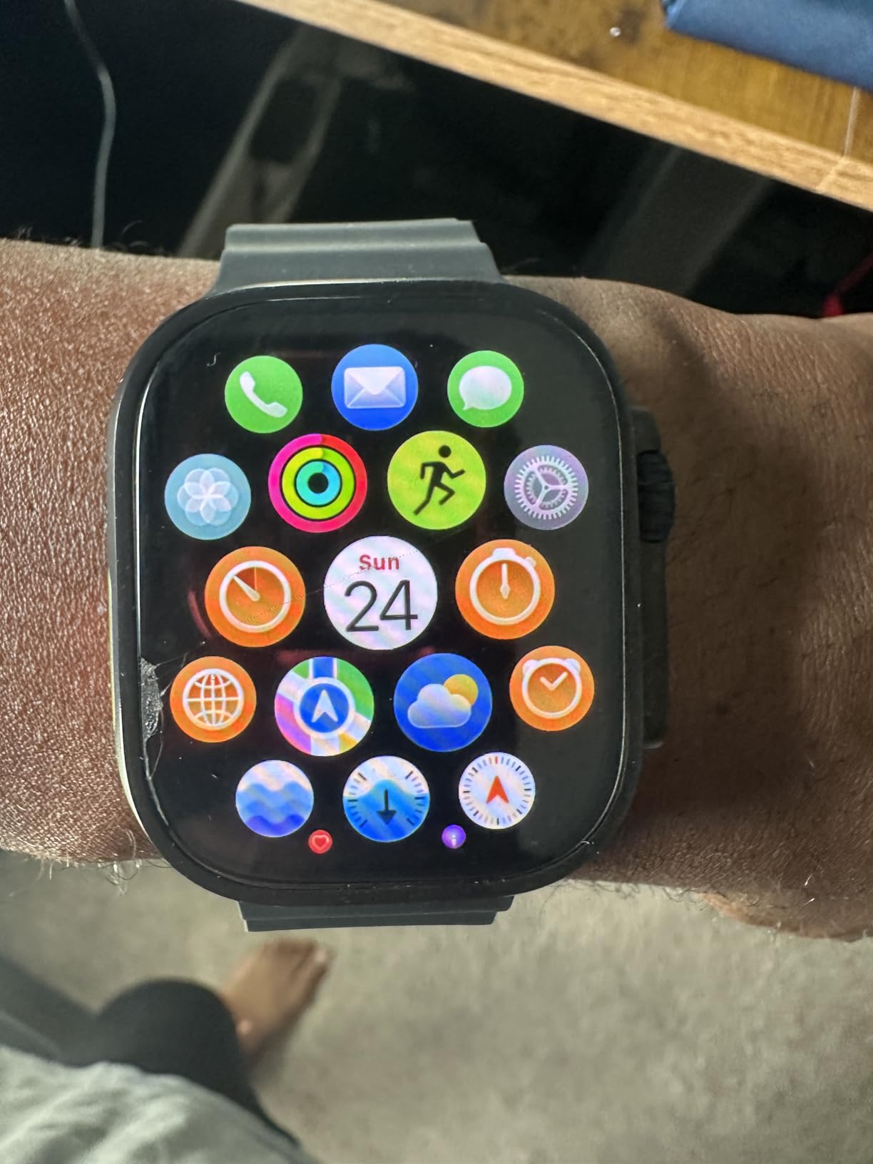 Apple Watch Ultra 3 [GPS + Cellular 49mm] Running & Multisport Smartwatch w/Rugged Titanium Case w/Black Titanium Milanese Loop - M. Satellite Communications, Advanced Health & Fitness Tracking customer photo 1