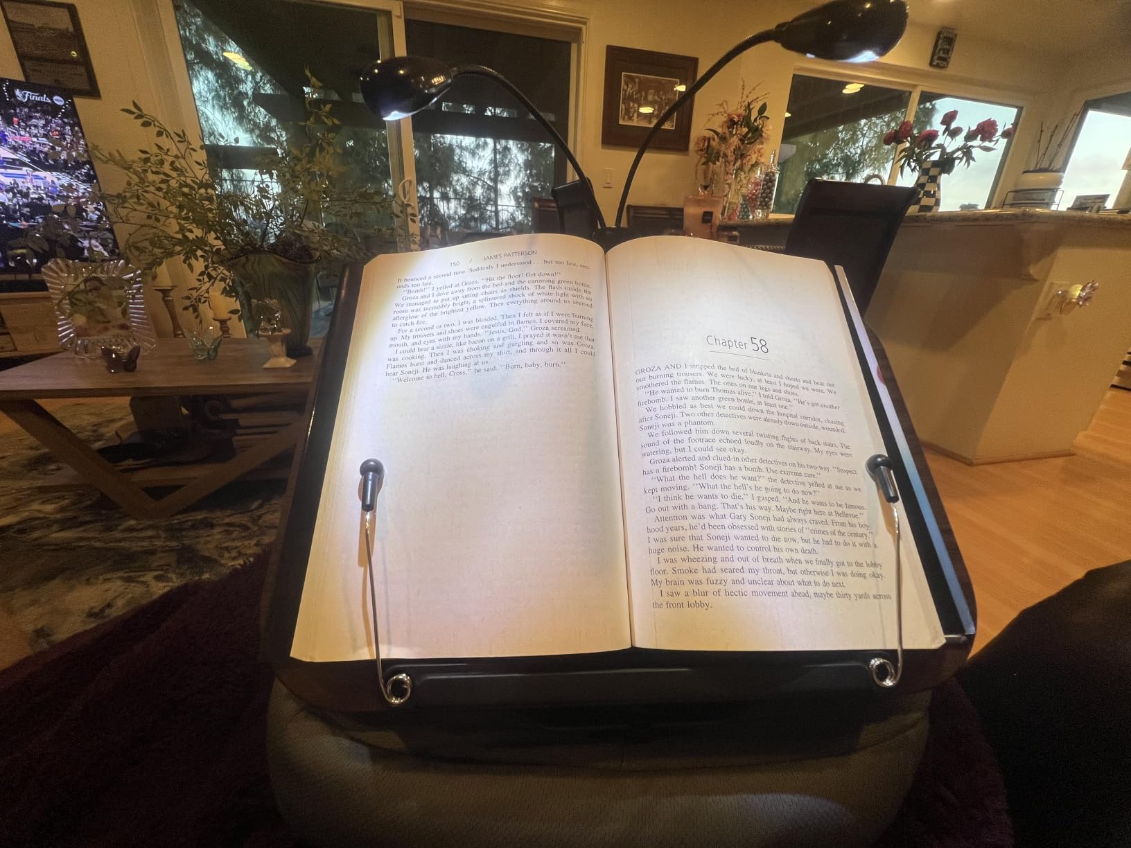Viozon Lap Book Pillow Stand with Storage, Adjustable Beanbag Reading Pillow with Dark Wood Panel, Multi-Angle Book Holder for Hands-Free Reading in Bed or Sofa,Book Lover Essential,Soft Cushion customer photo 1