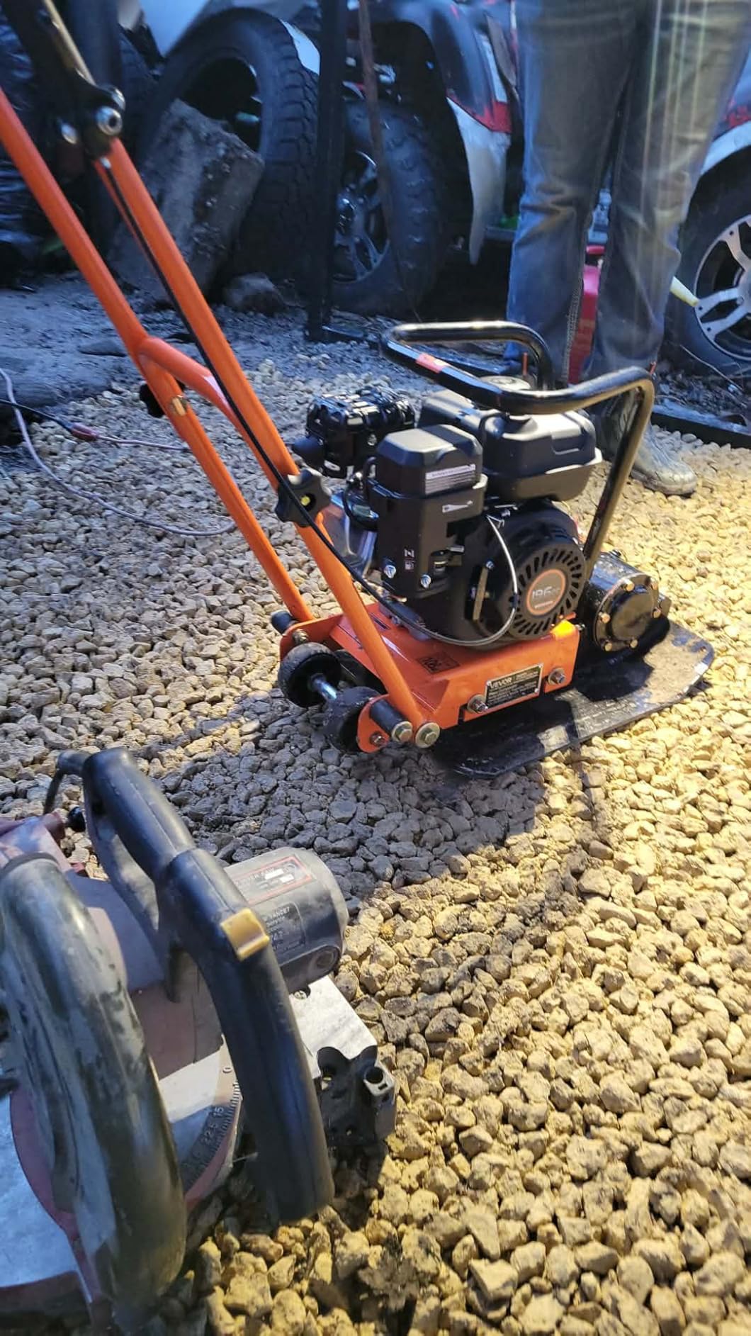 VEVOR Plate Compactor 130W Electric Ground Rammer 5kN Force 3.9in Depth | Gas Powered Soil Compaction, 16 m/min Speed, 3304 sq.ft/h Efficiency, for Driveway, Pavement, Landscaping, Backyard & DIY customer photo 1