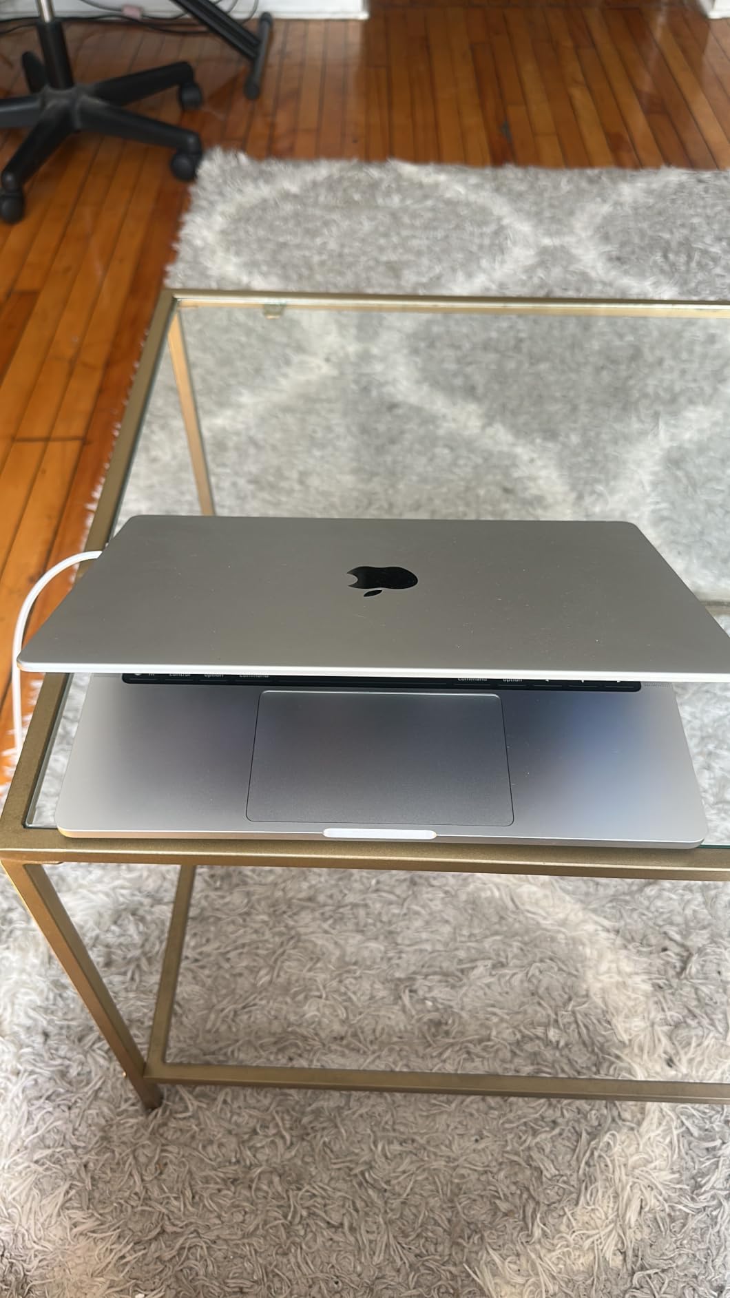 2025 MacBook Pro Laptop with Apple M5 chip with 10-core CPU and 10-core GPU: Built for AI, 14.2-inch Liquid Retina XDR Display, 24GB Unified Memory, 1TB SSD Storage; Space Black customer photo 1
