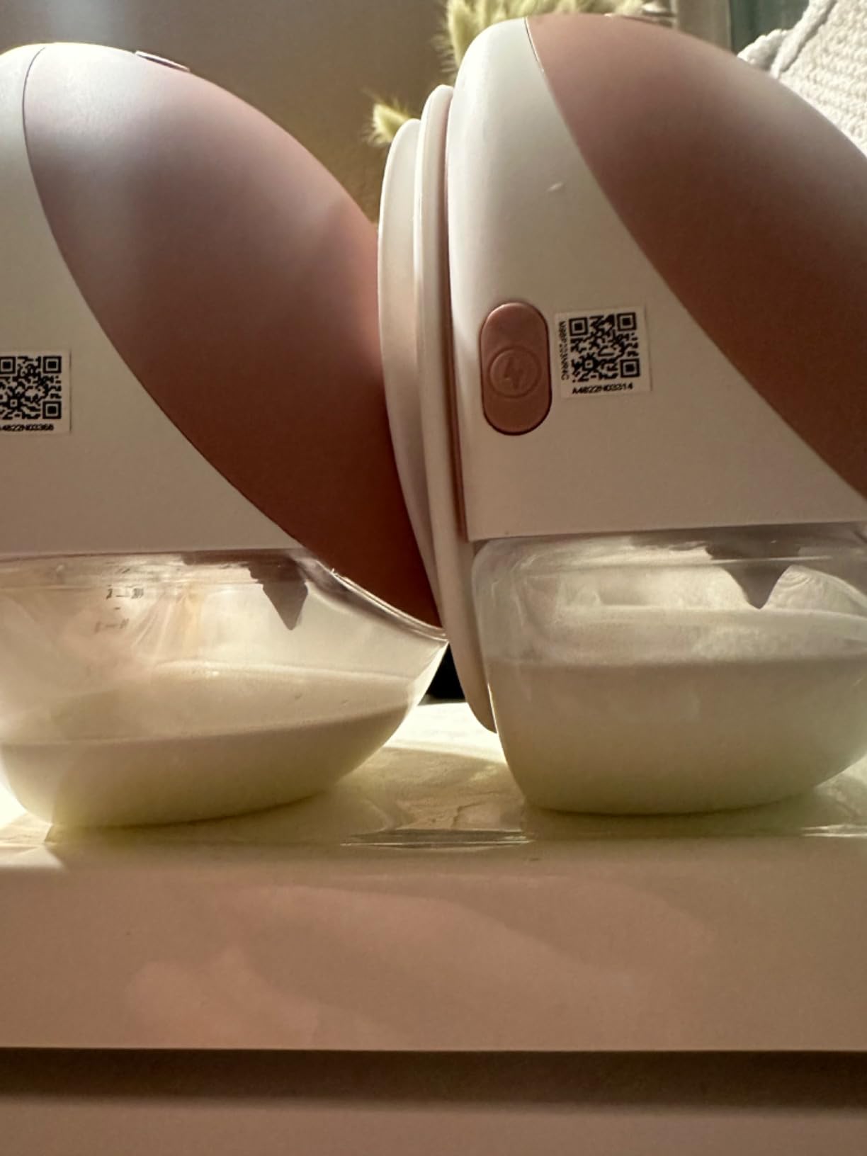 Momcozy Breast Pump Hands-Free Upgraded Mobile Flow M9 24mm, 2Pcs Cozy Red | App Discreet Control with Personalized Multi-Modes & 15 Levels, Wearable Breast Pump, 42dB Quiet, 2 Expert-designed Rhythms customer photo 1