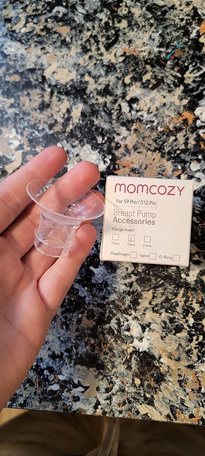 Momcozy Breast Pump Hands-Free Upgraded Mobile Flow M9 24mm, 2Pcs Cozy Red | App Discreet Control with Personalized Multi-Modes & 15 Levels, Wearable Breast Pump, 42dB Quiet, 2 Expert-designed Rhythms customer photo 2