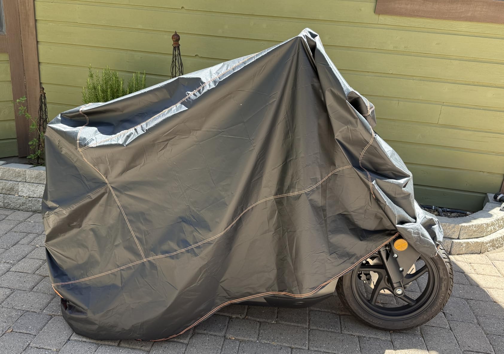 Enzeno Motorcycle Cover 210D Oxford Fabric Motorcycle Covers Waterproof Outdoor Windproof Dustproof Moped Cover with snap Fastener 245x105x125cm Motorcycle tarp Motorbike Cover Black customer photo 2