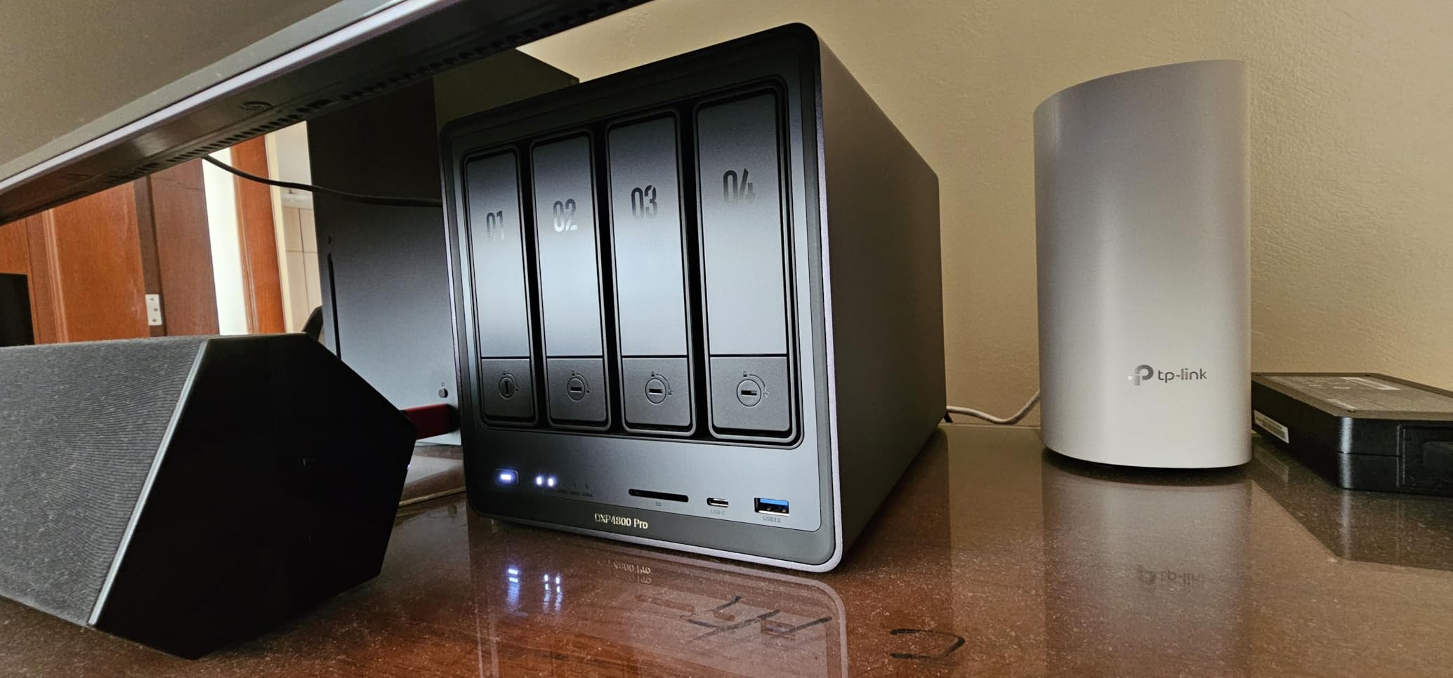 UGREEN NAS DXP4800 Pro 4-Bay Desktop Network Attached Storage (Diskless) | Intel Core i3-1315U 6-Core CPU, 8GB DDR5 RAM, Built-in 128GB SSD, 1x 10GbE, 1x 2.5GbE, 2X M.2 NVMe Slots, 4K HDMI (Diskless) customer photo 2