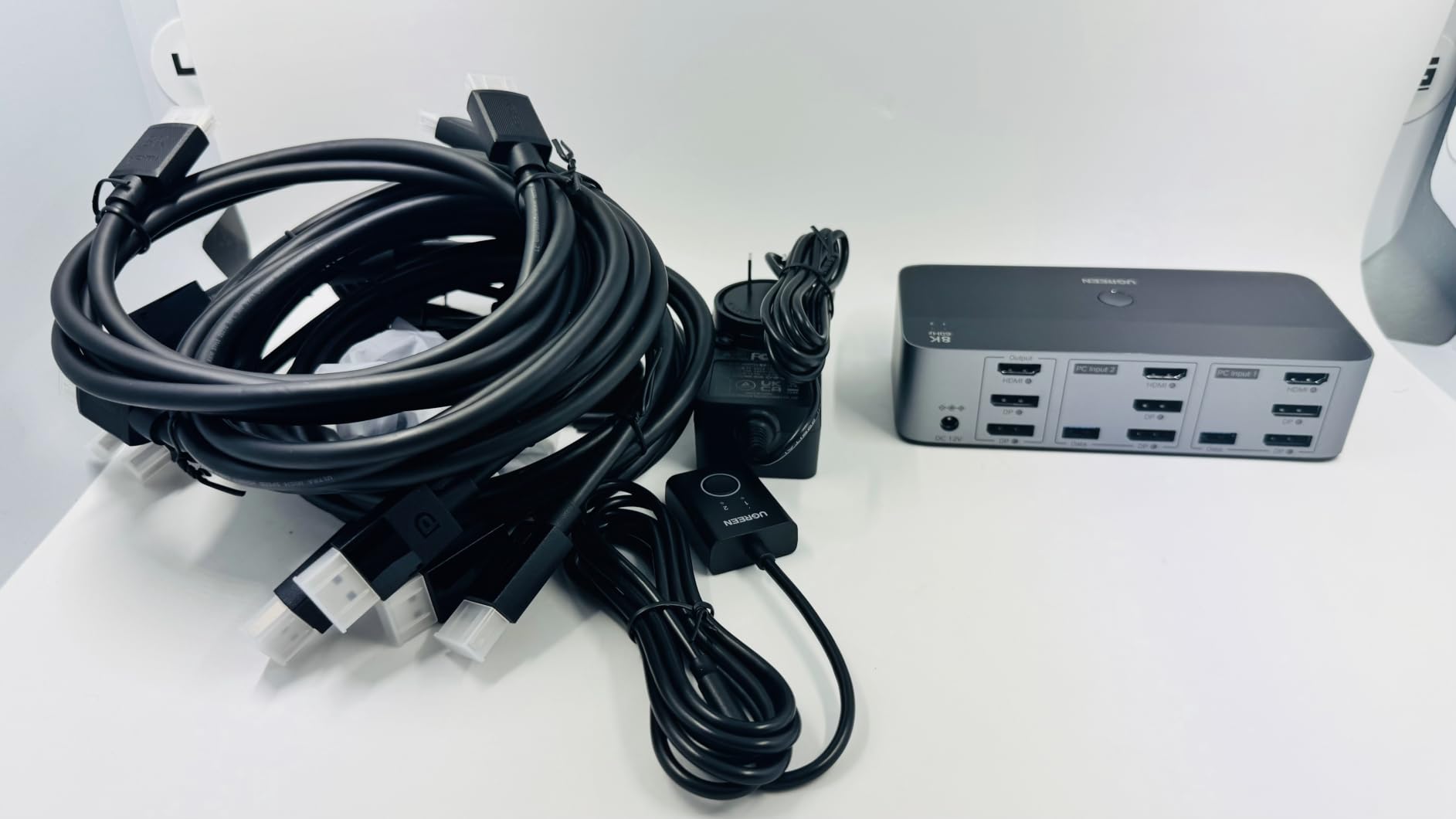 UGREEN 8K@60Hz HDMI Displayport KVM Switch 3 Monitors 2 Computers, Aluminum | 4K@240Hz, with 4 USB 3.0 Ports, for 2 Computers Share Triple Monitors, with 4 DP+2 HDMI+2 USB Cables/Power Adapter/Controller customer photo 1