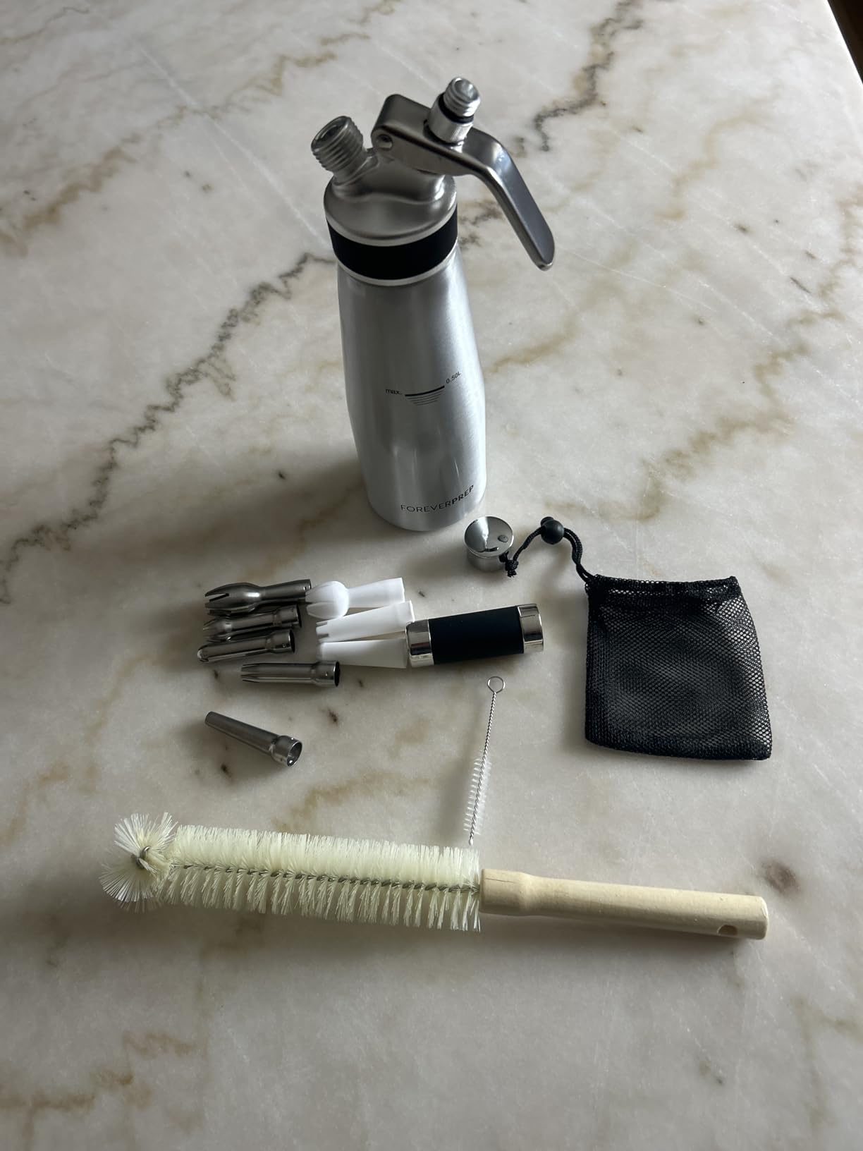 Professional 500 ml Aluminum Whipped Cream Dispenser | 8 Decorating Nozzles With 2 Cleaning brushes- Heavy Duty Homemade Whipped Cream Maker - 1 Pint (N20 Charger Not Included) customer photo 1