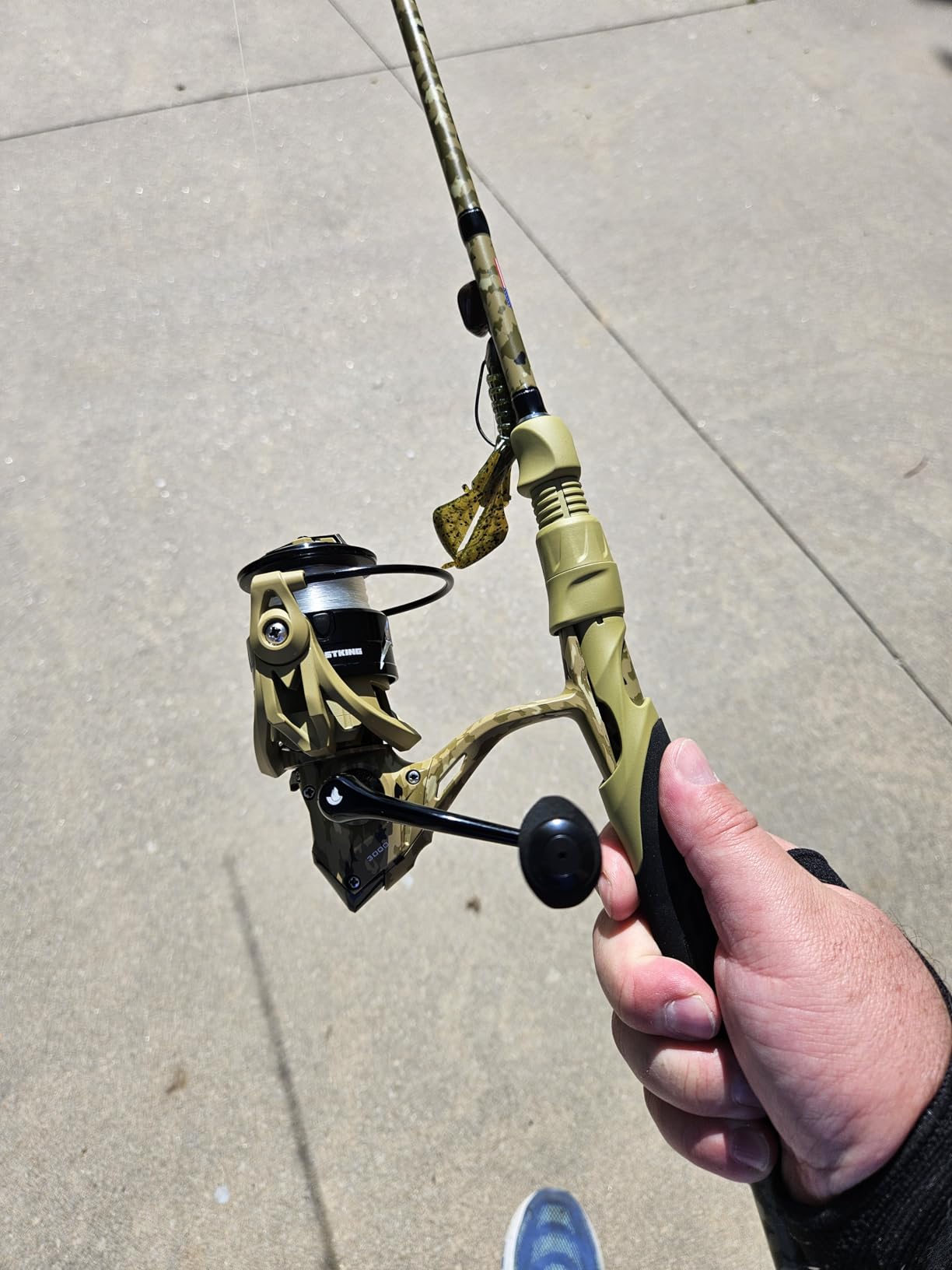 KastKing Spartacus Defender Twin-Tip Fishing Rod and Reel Combo | Baitcaster & Spinning Combo, 2-Piece Rod, Extra Tip, KastFlex IM7 Graphite Blanks, Camouflage Finish, Freshwater Fishing customer photo 1