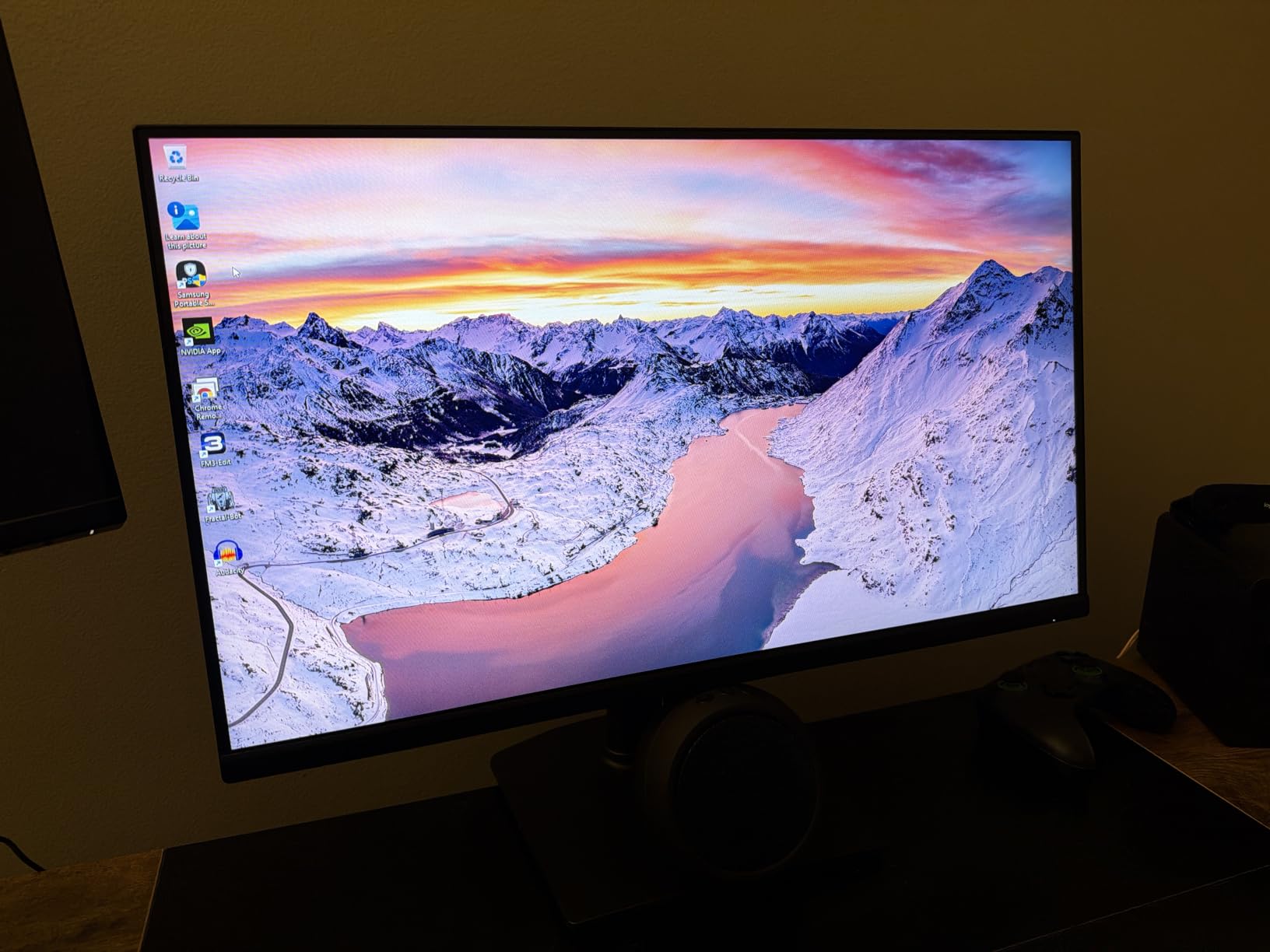 KTC 5K Monitor 27 Inch, 5K2K Dual Mode with 65W Type-C Port | Compatible with Mac mini, HDR400, 5120x2880, 99% DCI-P3, 100% sRGB customer photo 2