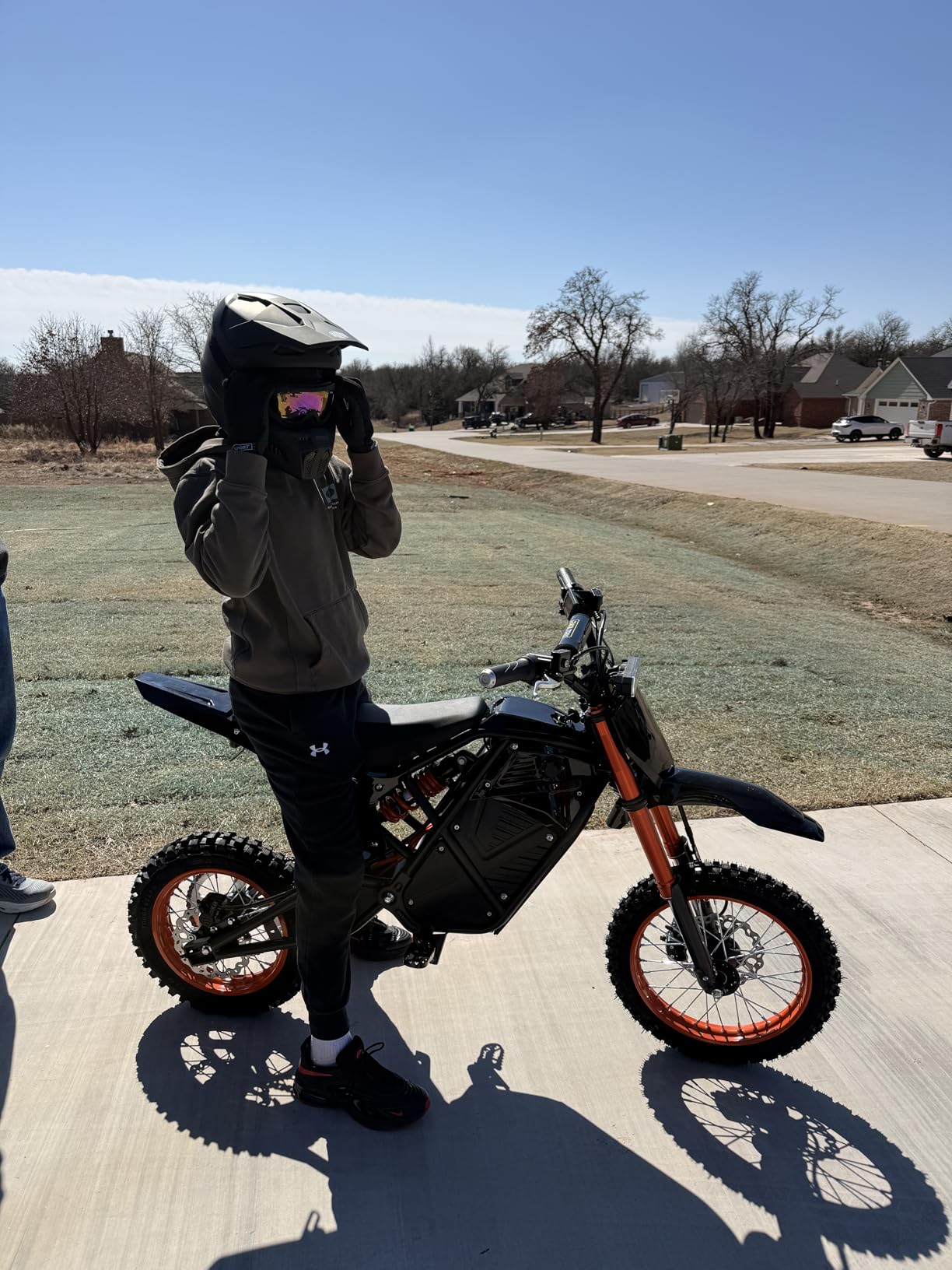 ESKUTE Electric Dirt Bike for Teens Adults, Mid-Drive Motor 3500W Peak, Electric Motorcycle 48V23Ah Battery, 53-Mile Range, 38-46mph, Hydraulic Nitrogen Dual Shock Absorbers customer photo 2
