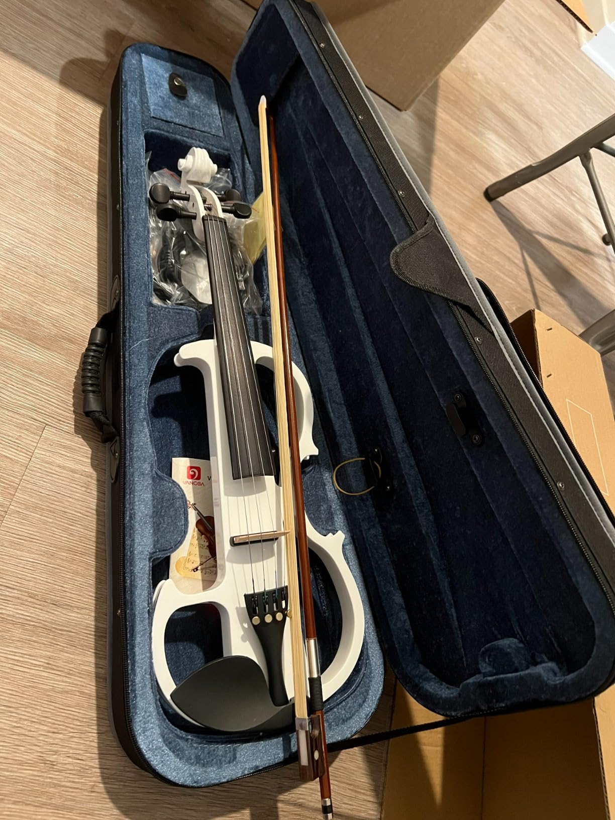Vangoa Electric Violin 4/4 Full Size, Solid Wood Ebony Silent Violin with Professional Pickup & 3-Band EQ, Headless Lightweight Design, Beginner to Professional Electric Violin Kit, Brown customer photo 1