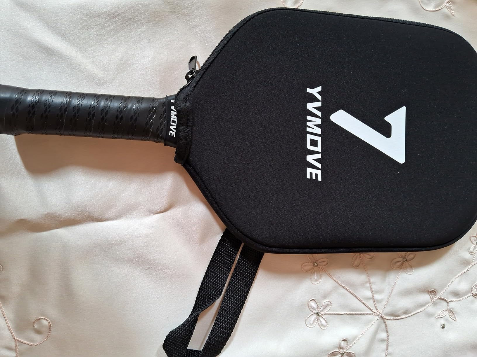 YVmove 16mm 18K T800 Carbon Fiber Pickleball Paddle, USAPA Approved | Raw Carbon Texture for Exceptional Spin, Enhanced Control & Precise Shot Placement with Thermoformed Uni-body Construction customer photo 2