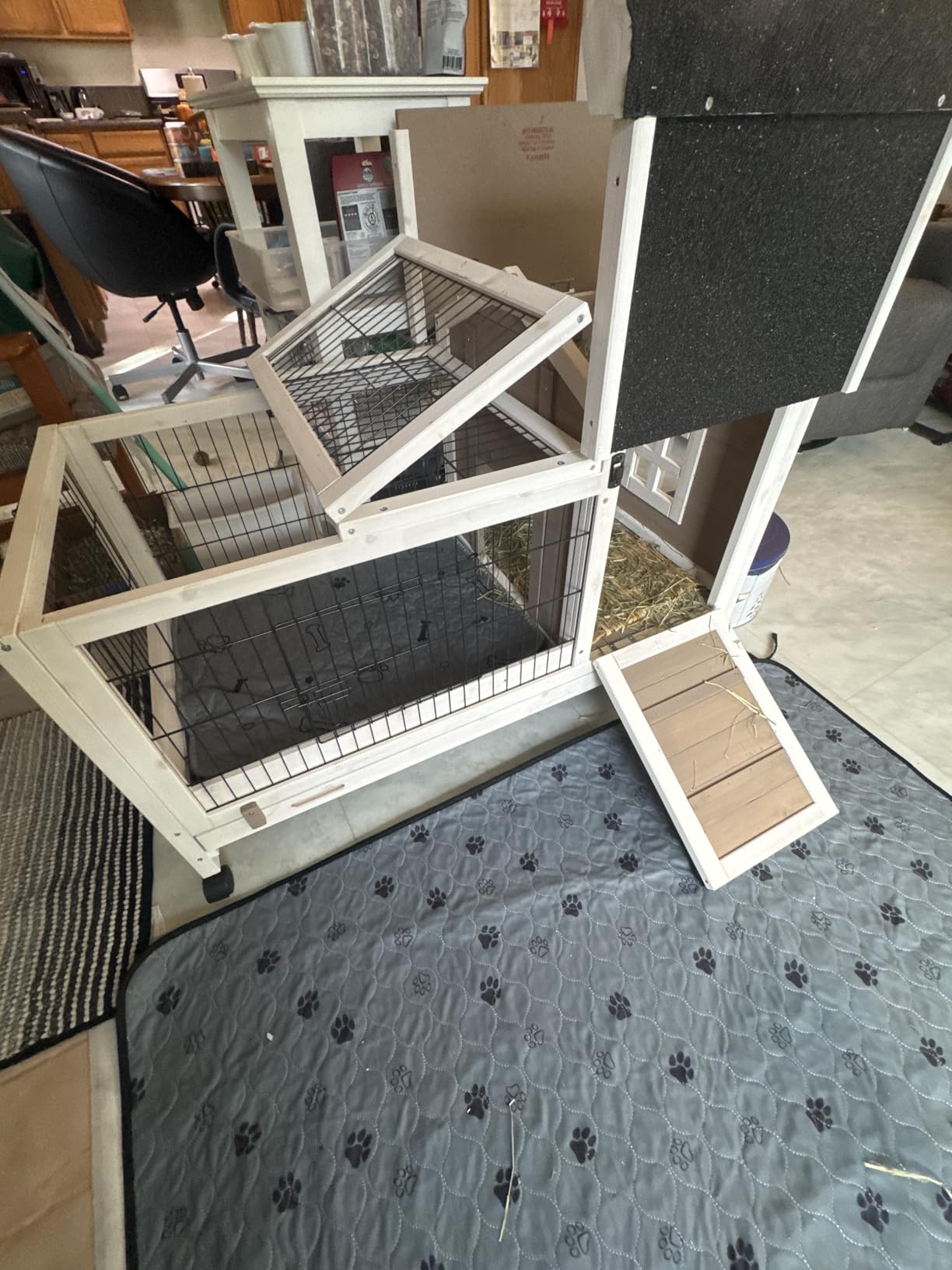 GUTINNEEN Large Mobile Rabbit Hutch Indoor Outdoor with Wheels, Deep Leak-Proof Pull-Out Tray & Wire Mesh, Waterproof Asphalt Roof Small Animal Cage with Openable Roof for Rabbits & Guinea Pigs customer photo 2